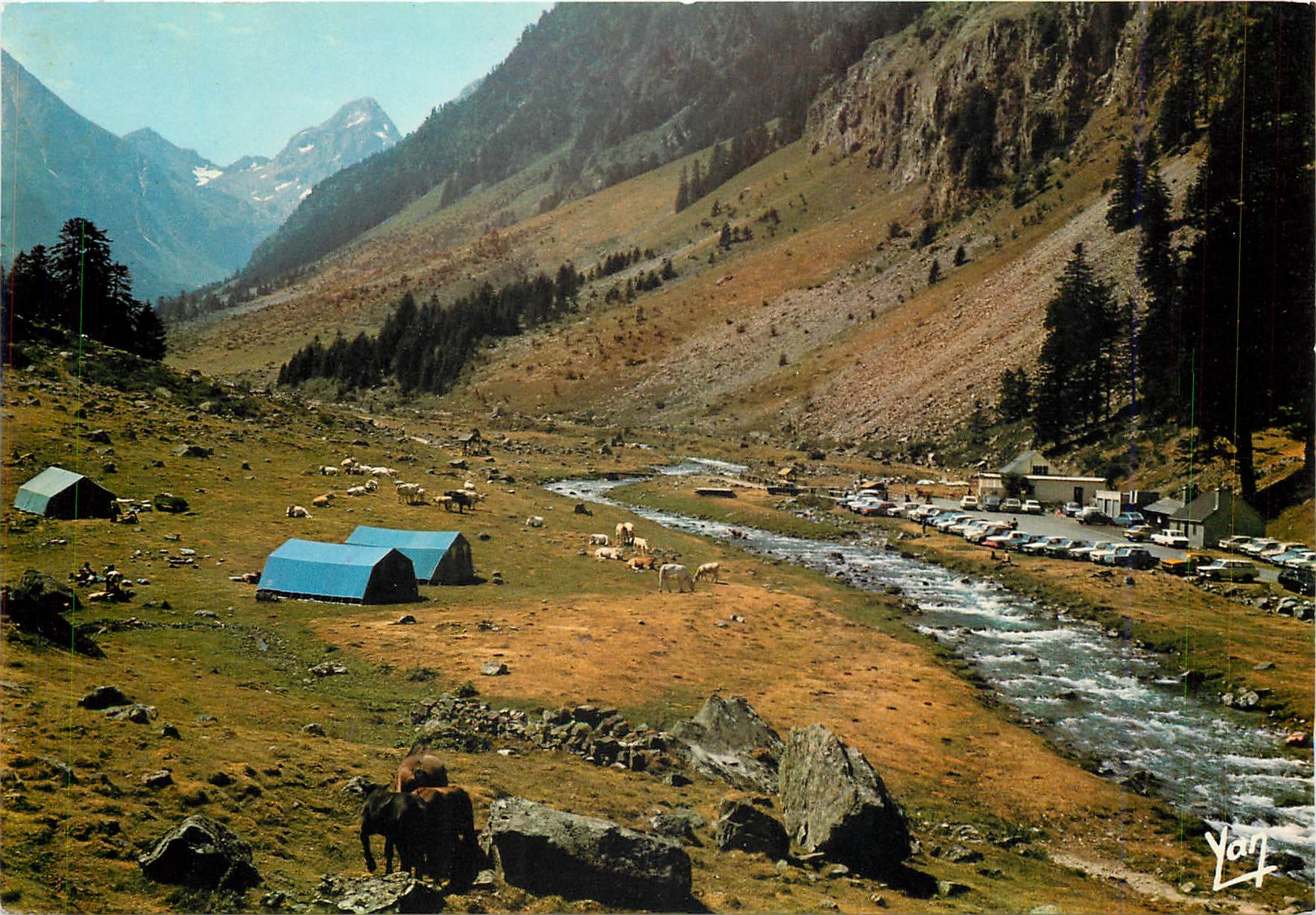 CPM Nos Belles Pyrenees dans la vallee de Lutour la Fruitiere