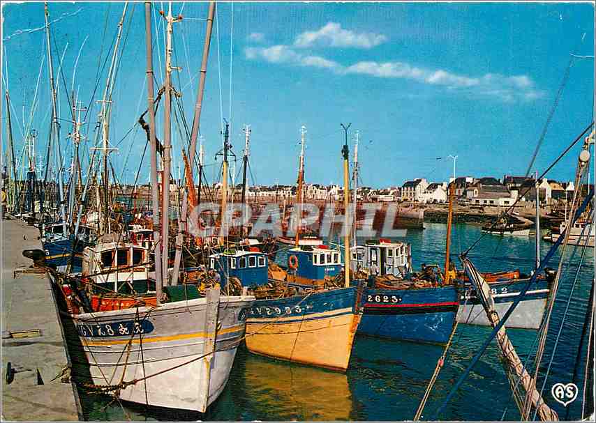 CPM La Bretagne Touristique la cote de Cornouaille Le Guilvinec Lechiagat(Finistere sud) Bateaux
