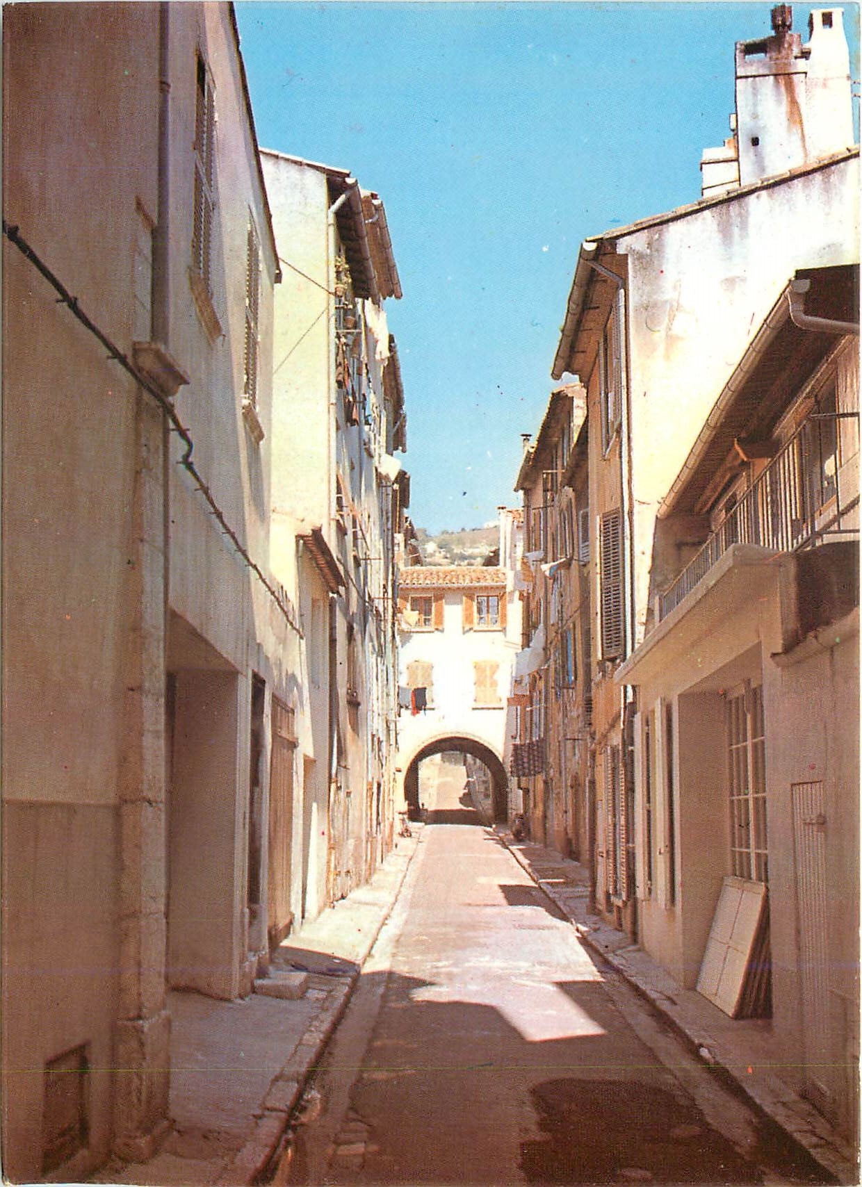 CPM Lumiere et Beaute de la Cote d'Azur Ollioules Rue Marcelin Berthelot