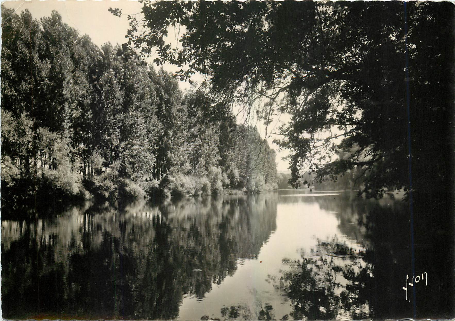 Les Bords de la Vézère — La Dordogne pittoresque — Éditions d'Art Française, n° 4655