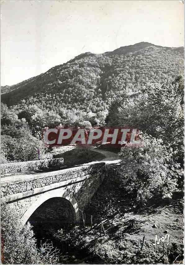 Pont en pierre — Route de Besse en Chandesse — Les Editions d'Art, Paris