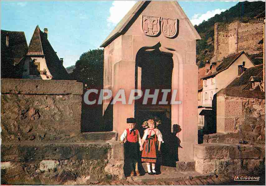 CPM L'Alsace Pittoresque Petits Alsacien sur le pont fortifie de Kayesberg