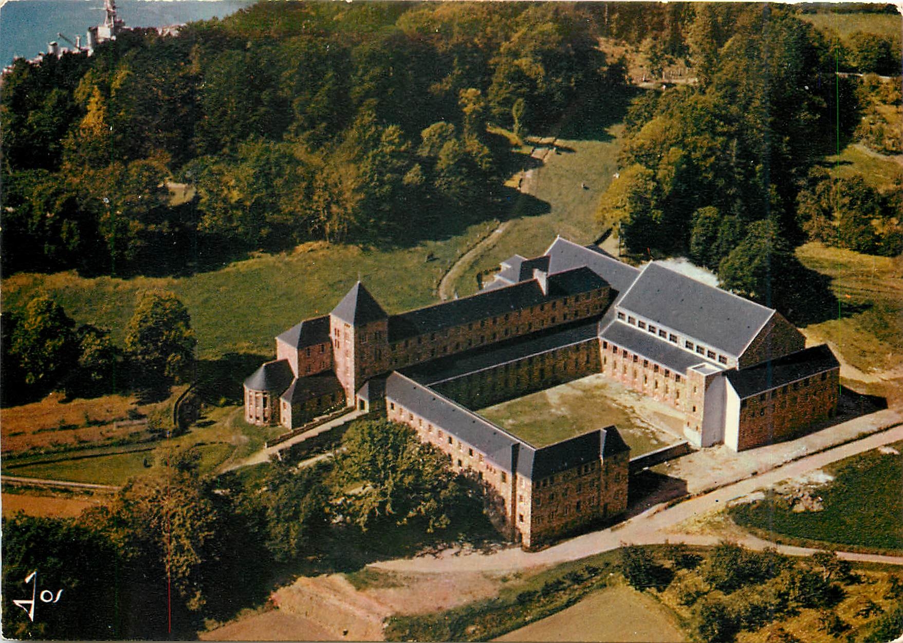 CPM Couleurs de Bretagne Lesneven la nouvelle abbaye Saint Guenole