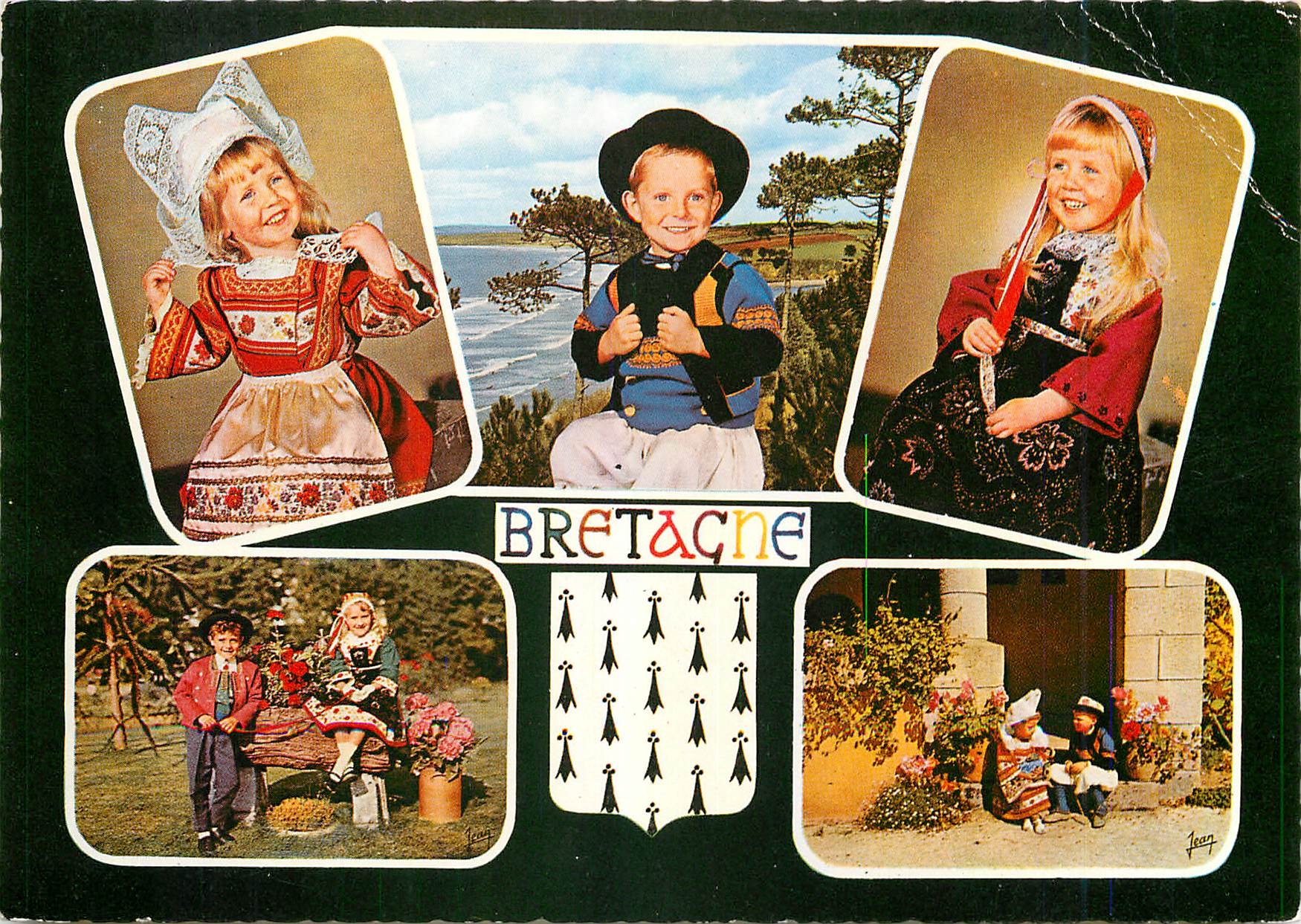 CPM Couleurs de Bretagne Costumes de Fouesnant Quimper Plougastel Daoulas et Benodet