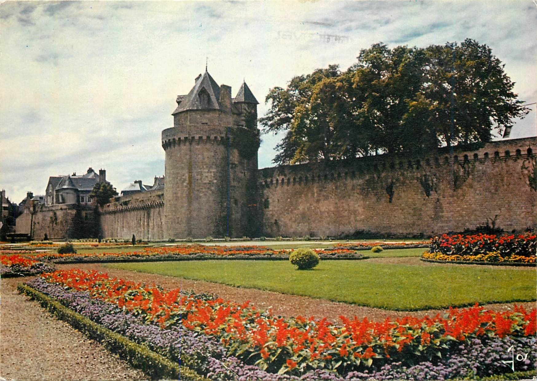 CPM La Bretagne en couelurs Vannes (Morbihan) Les jardins aux pieds des remparts