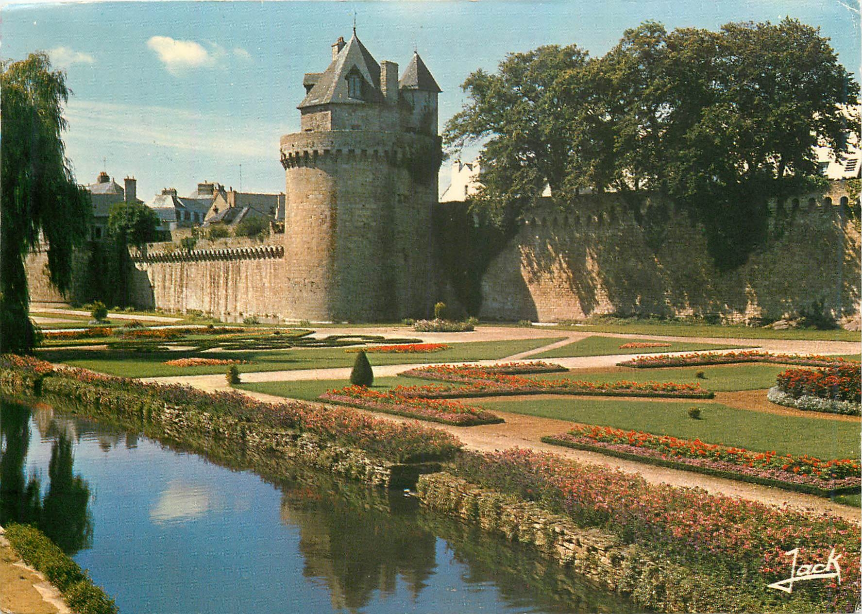 CPM Couleurs de Bretagne Vannes (Morbihan) Les jardins et la tour du Connetable