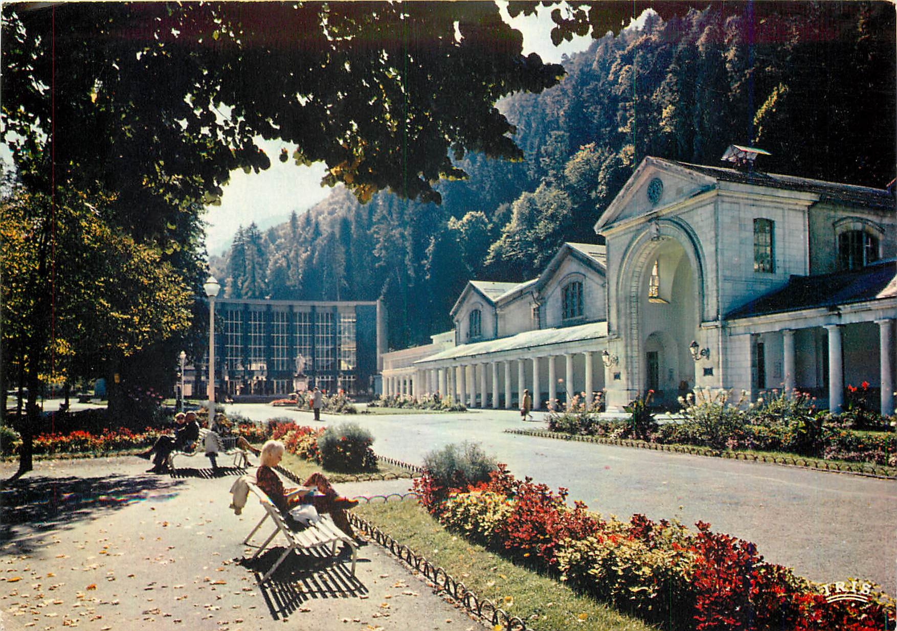 CPM Luchon (Haute-Garonne) La Reine des Pyrenees Cachet postier Guingamp
