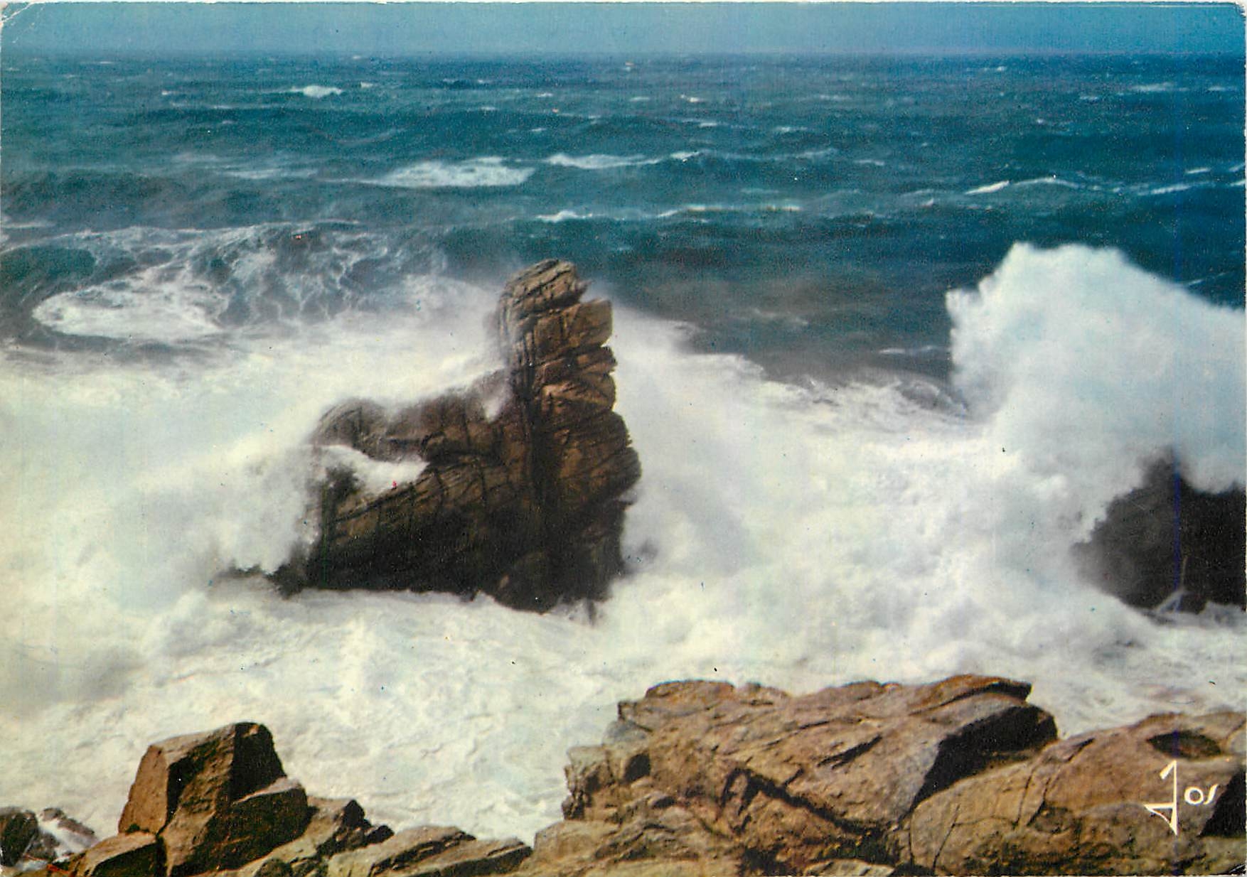 CPM Bretagne presqu'ile de Quiberon (Morbihan) Tempete sur le rocher du Chien