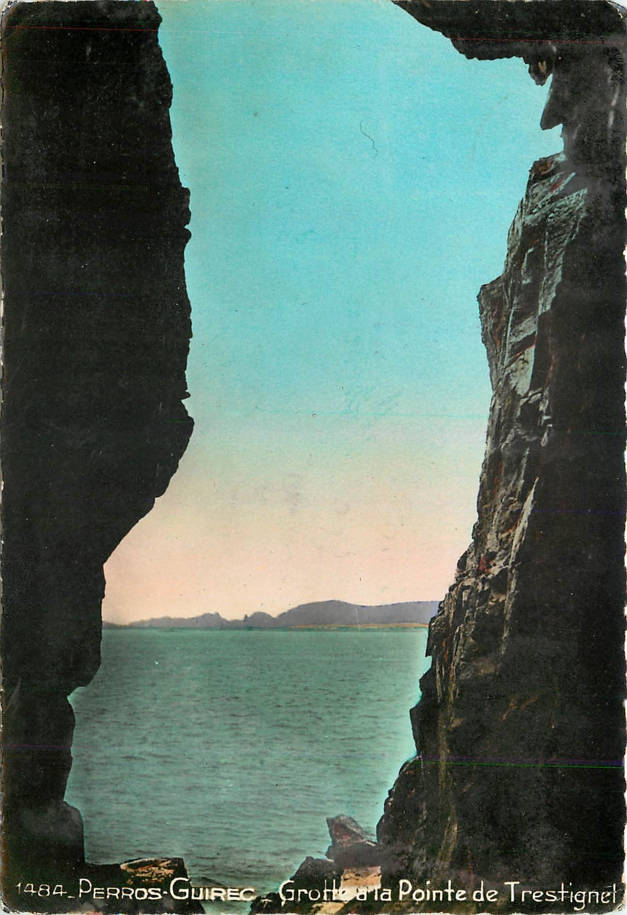 Grotte à la Pointe de Trestignel — Perros-Guirec — Édition La Cigogne, n°1484