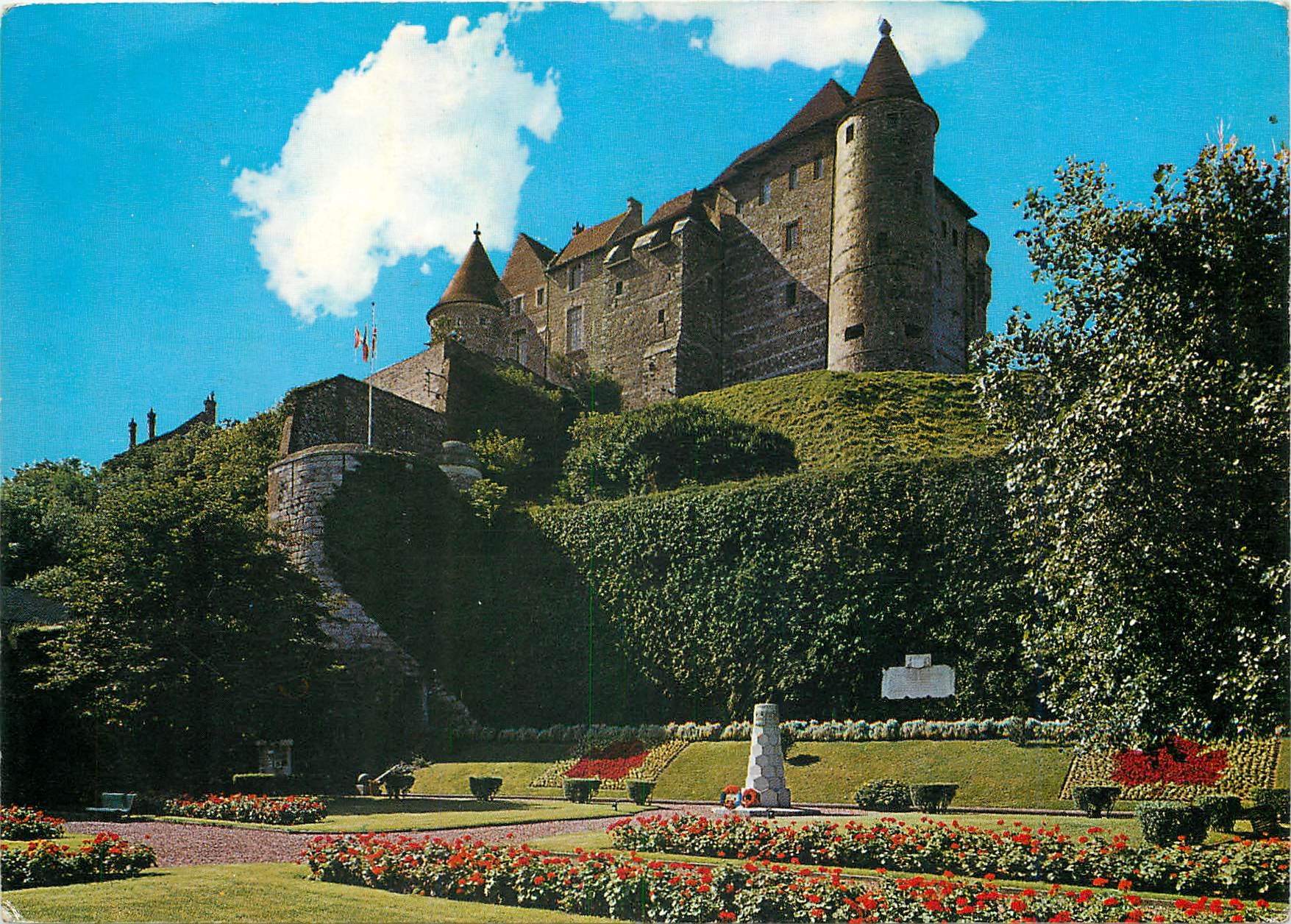 CPM La Cote Normande Dieppe (Seine Mme) Le chateau (XVe s) Musee comportant une importante serie de 