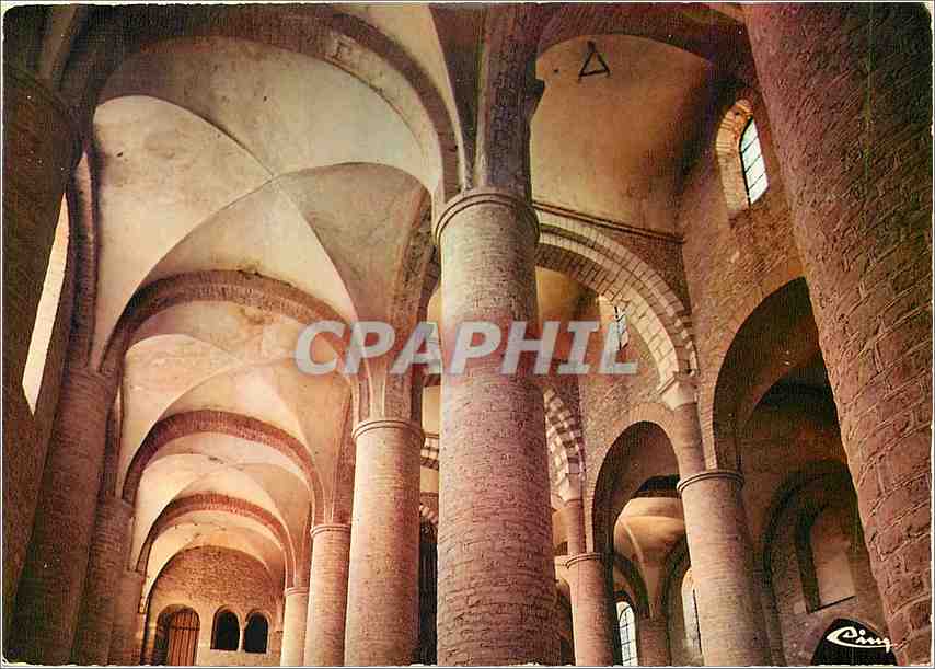 Église Saint-Philibert — vue d'ensemble sur les piliers et les voûtes de la grande nef — éditeur Cimy
