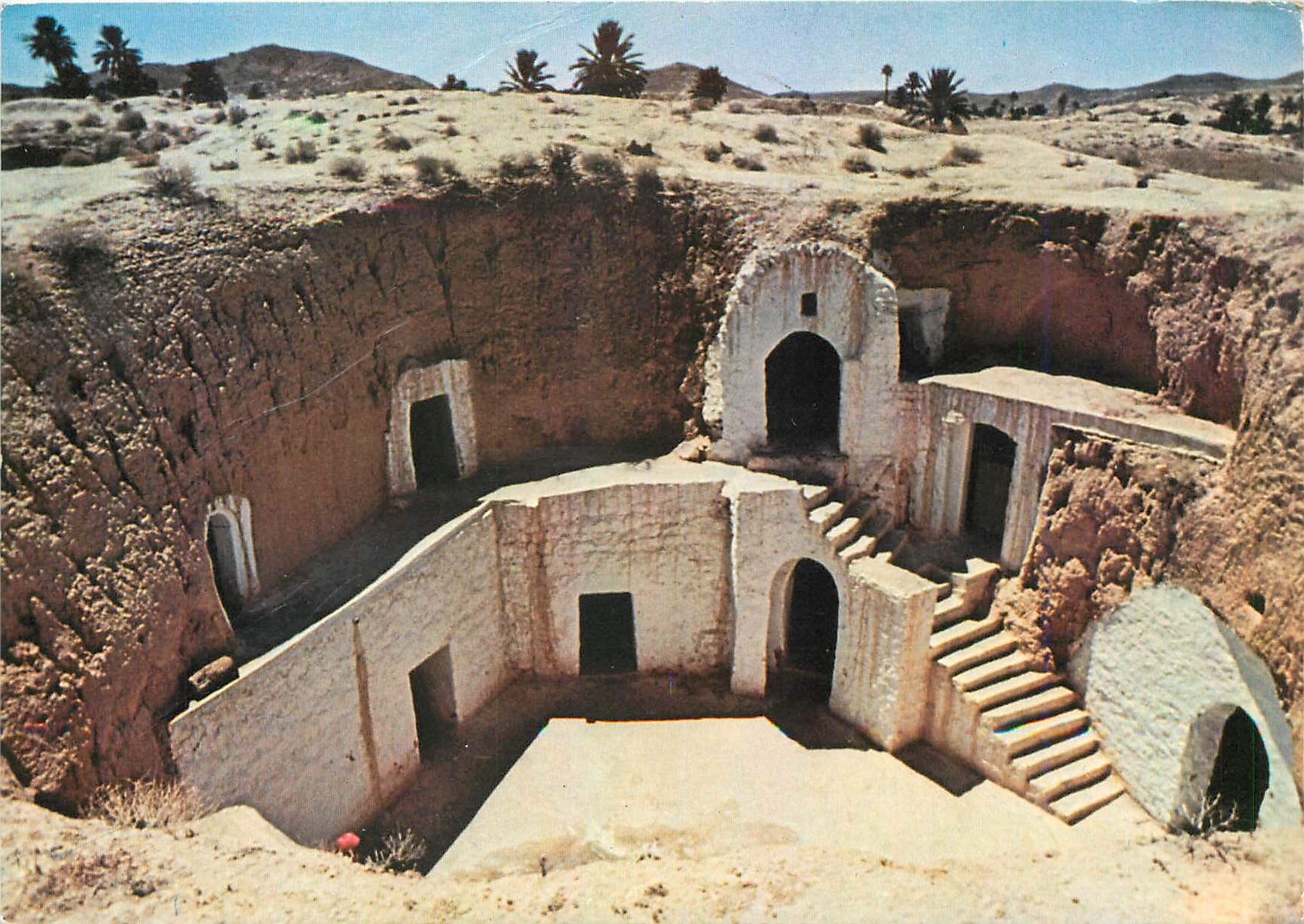 CPM matmata (Tunisie) habitation troglodythe
