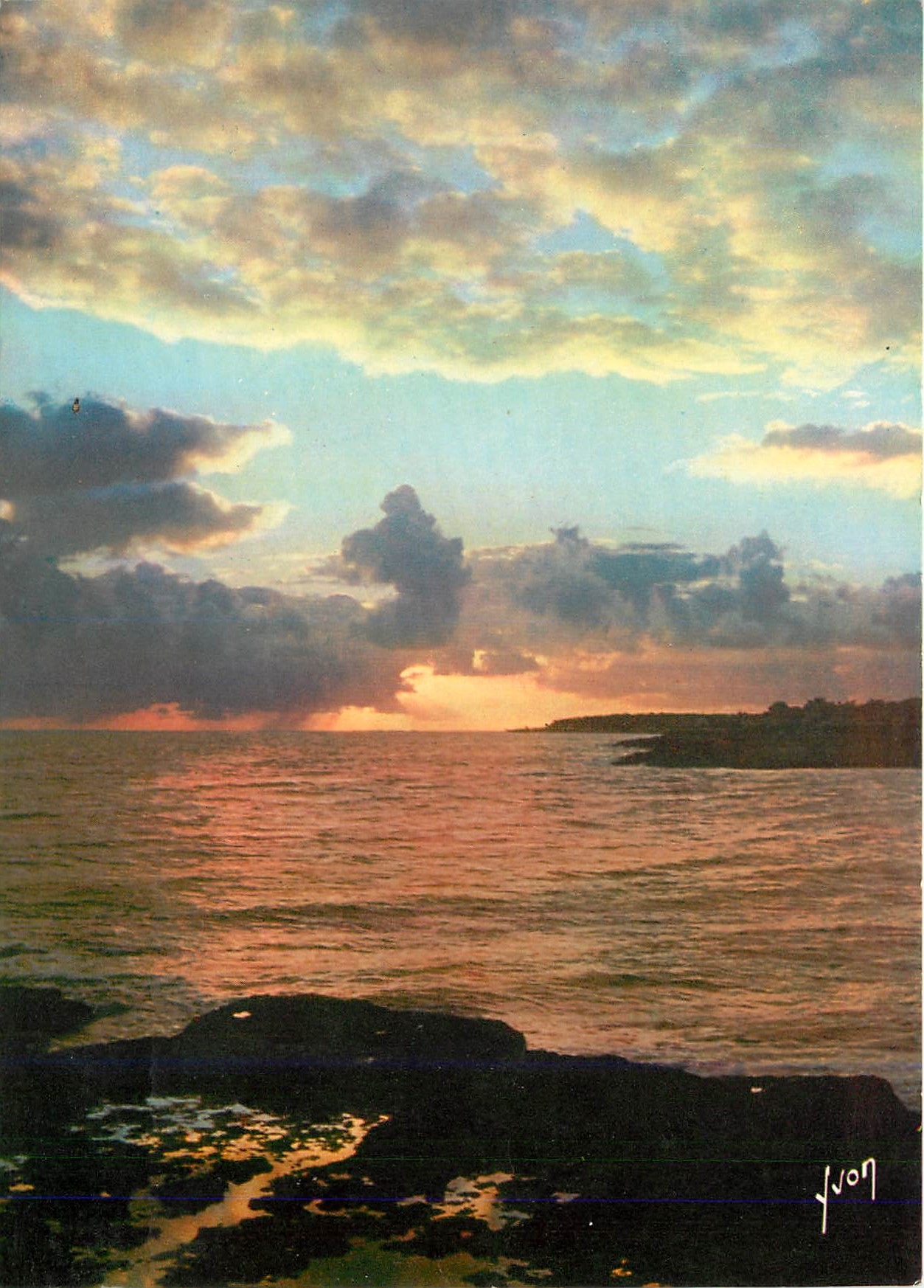 CPM Couleurs et Lumiere de France Coucher de Soleil sur la mer 
