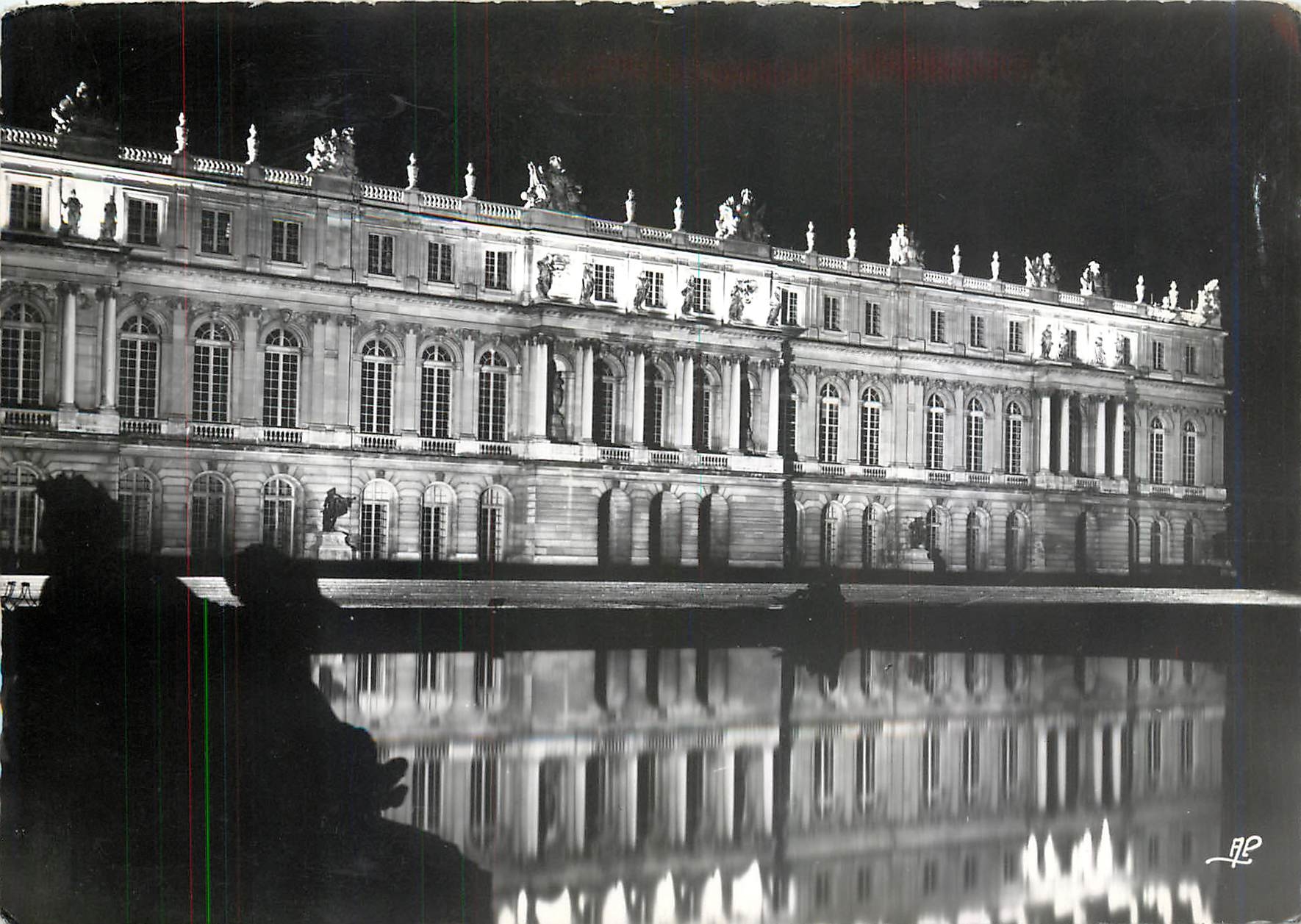 CPM Versailles (Seine et Oise) Facade sur le Parc la nuit