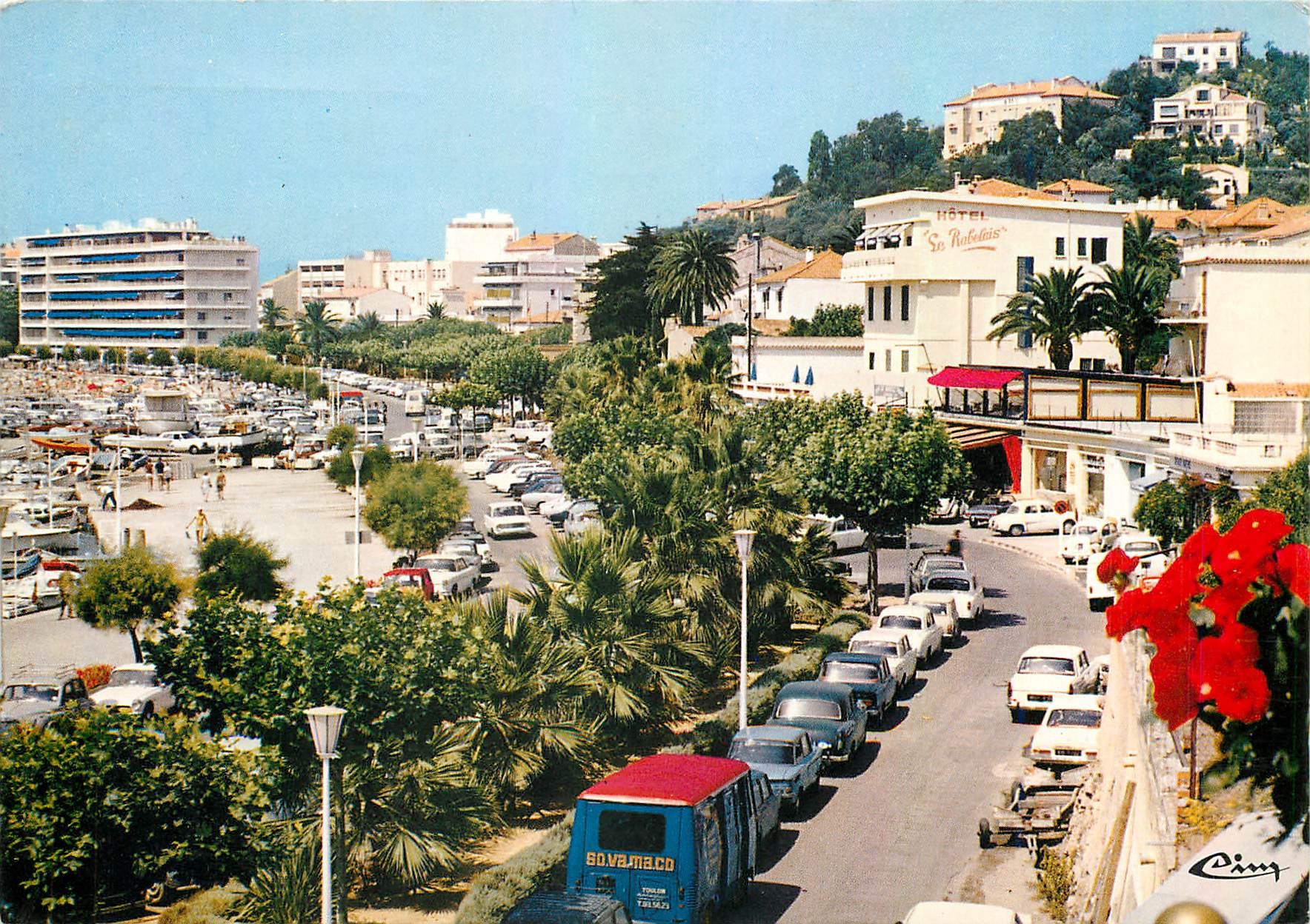 CPM Cote d'Azur France French Riviera le Lavandou (Var) Vue generale sur la station balneaire