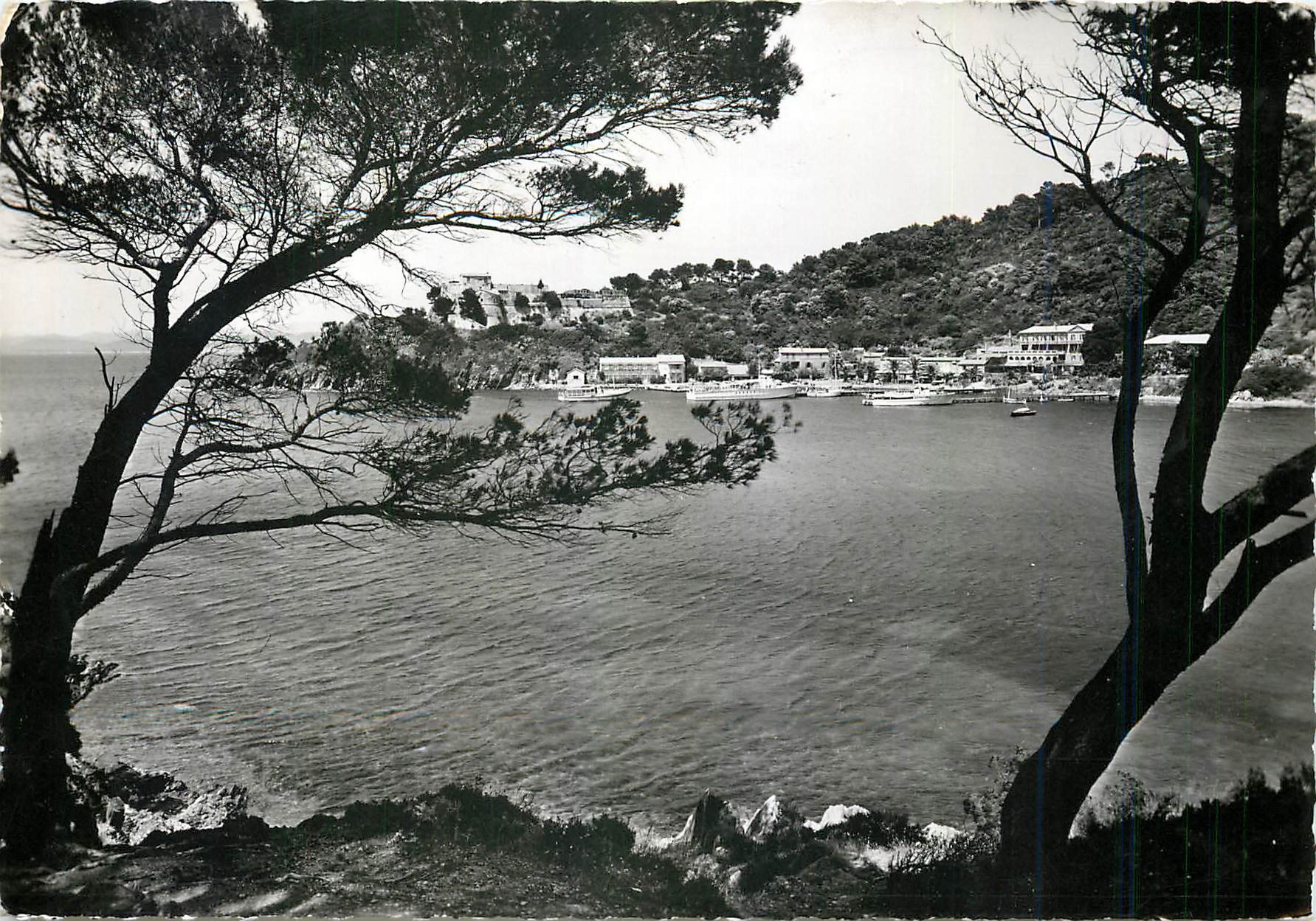 Ile de Port-Cros — Le Port — Les Éditions de Port-Cros - Nice
