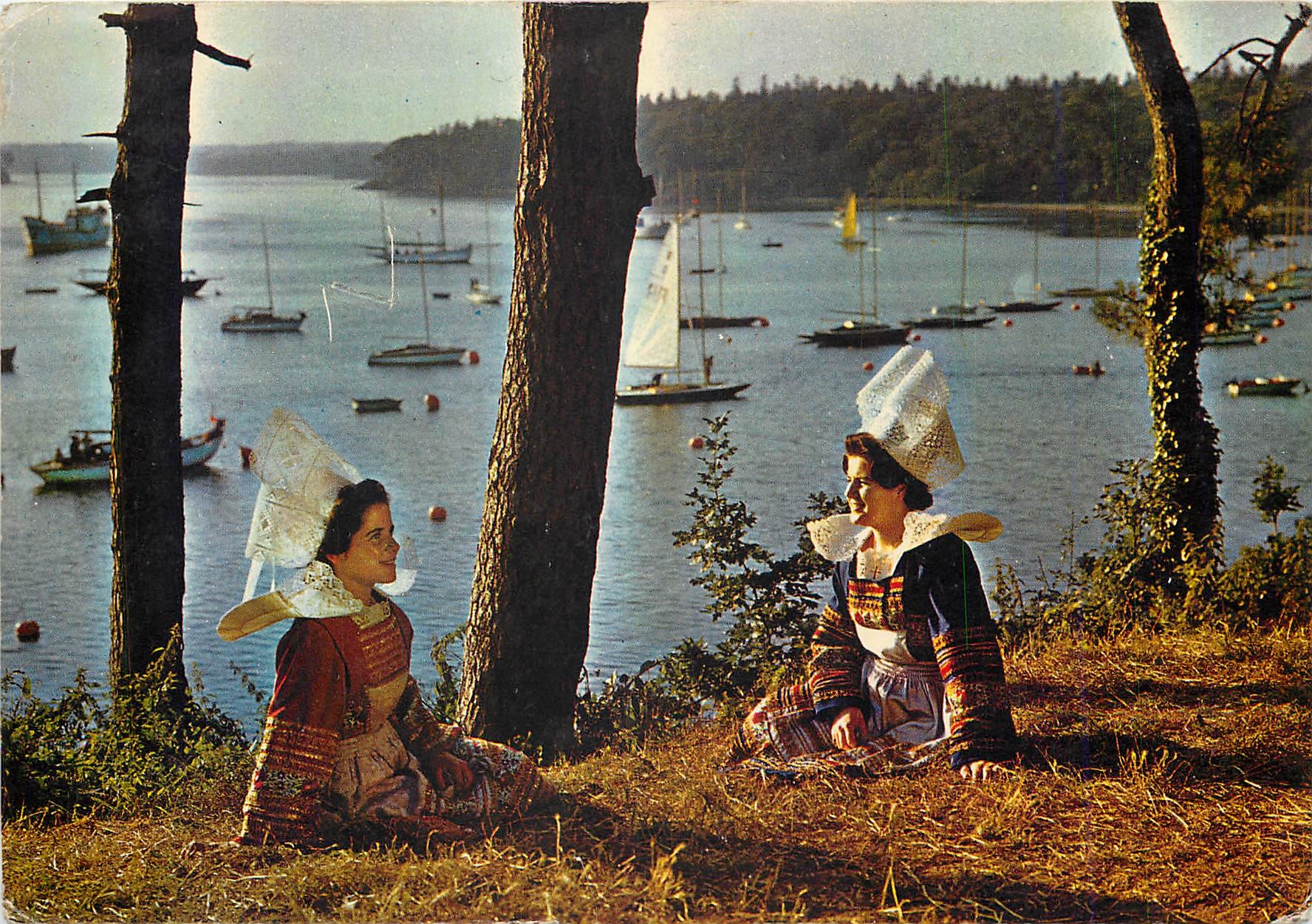 CPM La Bretagne Pittoresque de la Mer et des Bois sur les bords de l'Odet la plus jolie riviere de F