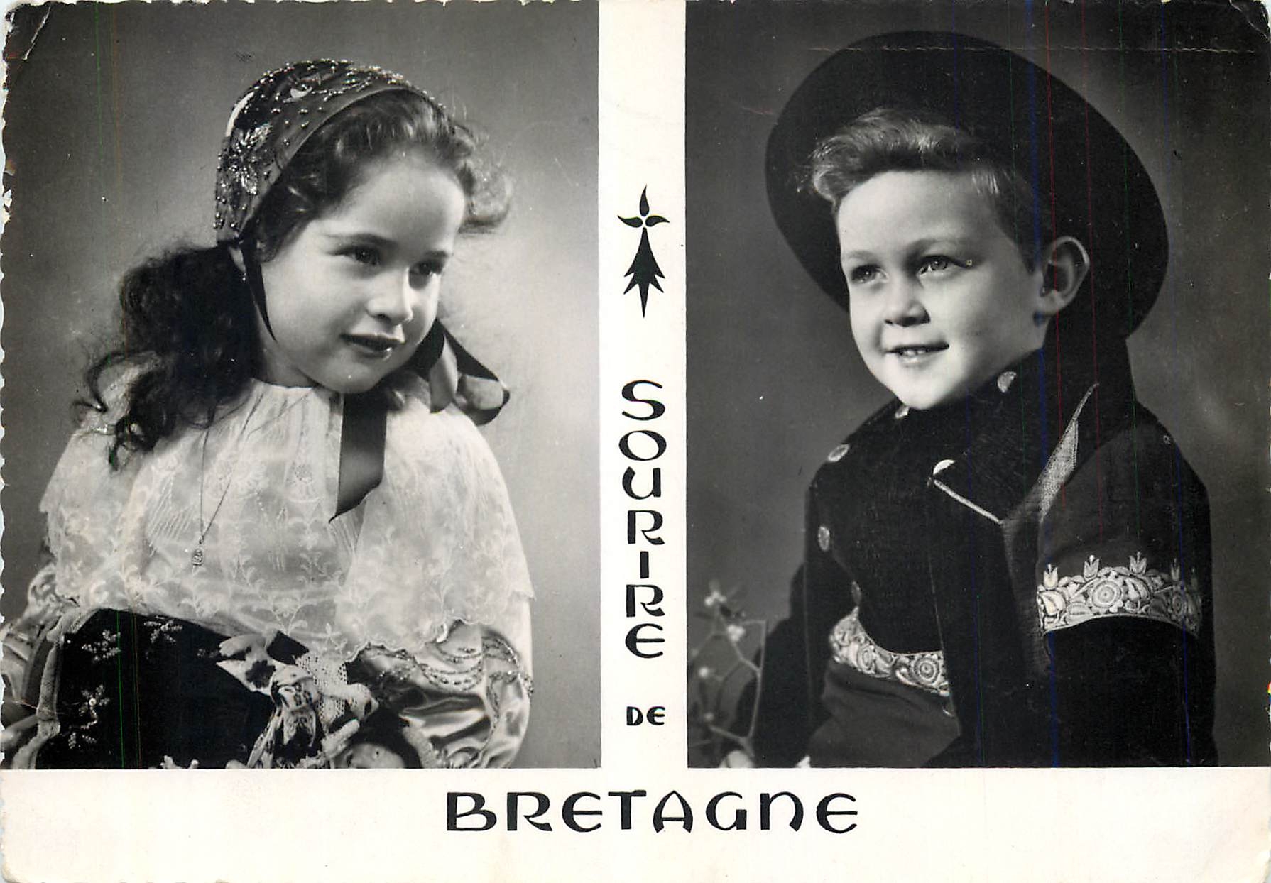 Enfants en costume de Quimper — Sourire de Bretagne — Éditions d'Art JOS, Doéré, Châteaulin