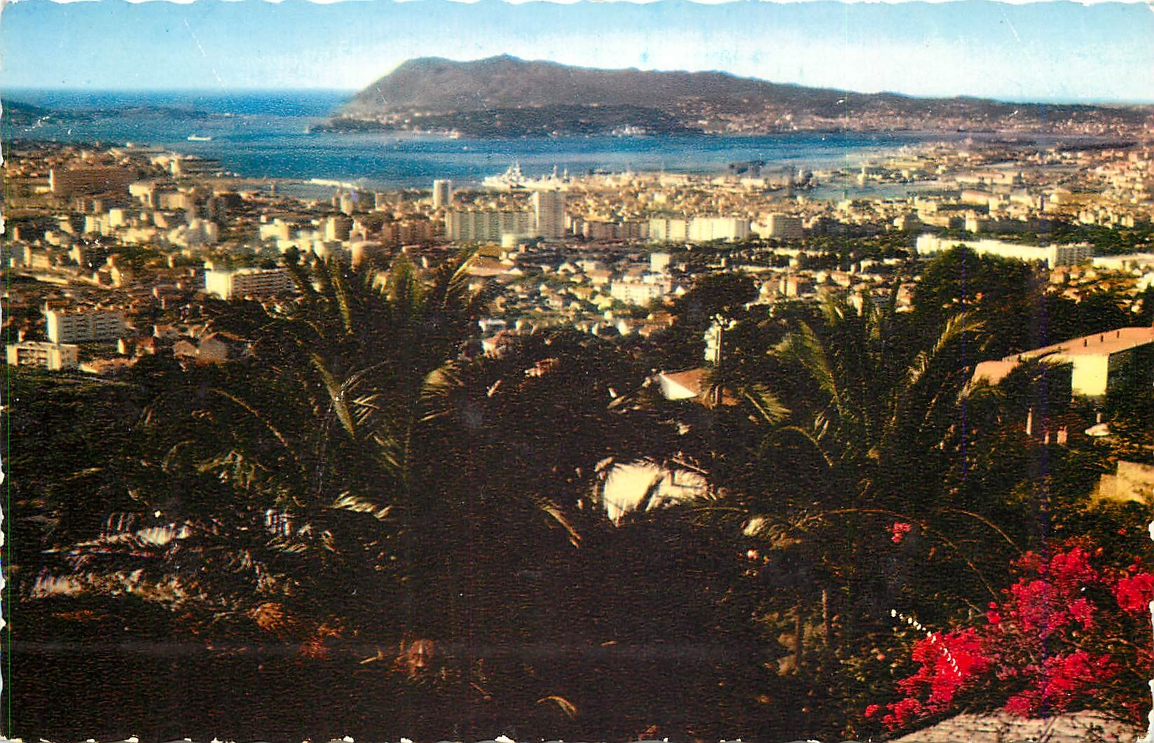 CPM Lumiere et Beuate de la Cote d'Azur Toulon Vue generale de la rade
