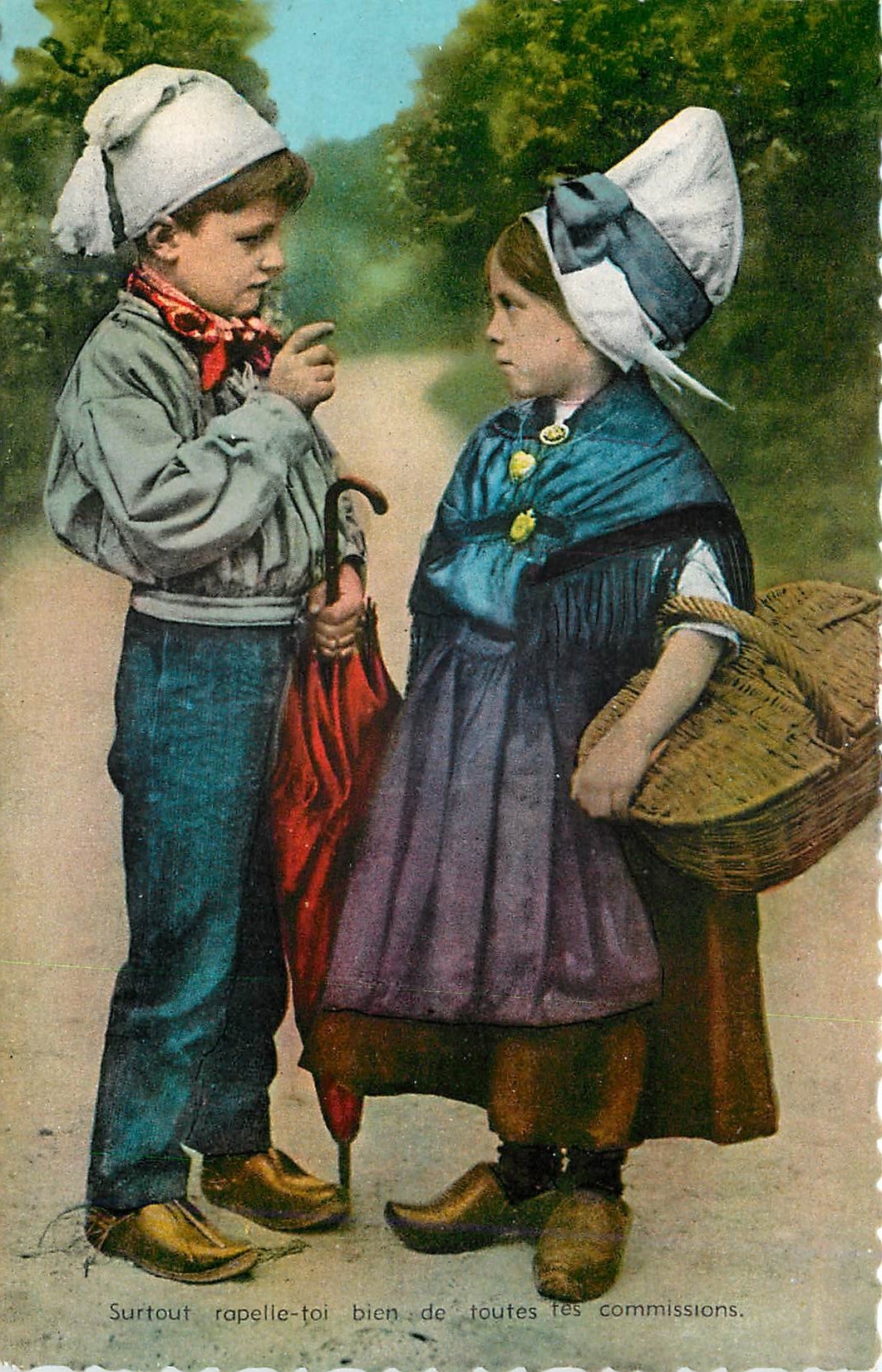 Deux enfants en tenue traditionnelle — éditeur Éditions Coubrat, n°3043