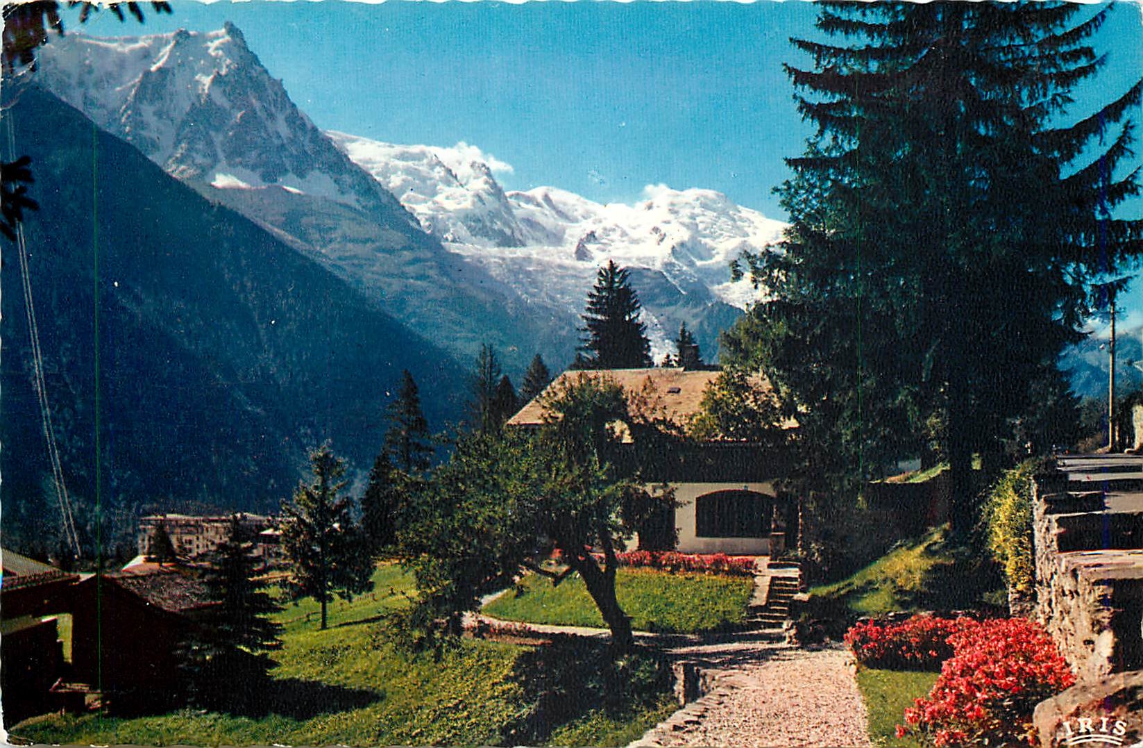 CPM Chamonix Mont Blanc Le Mont Blanc (4807 m)et l'Aiguille du Midi (3842 m)
