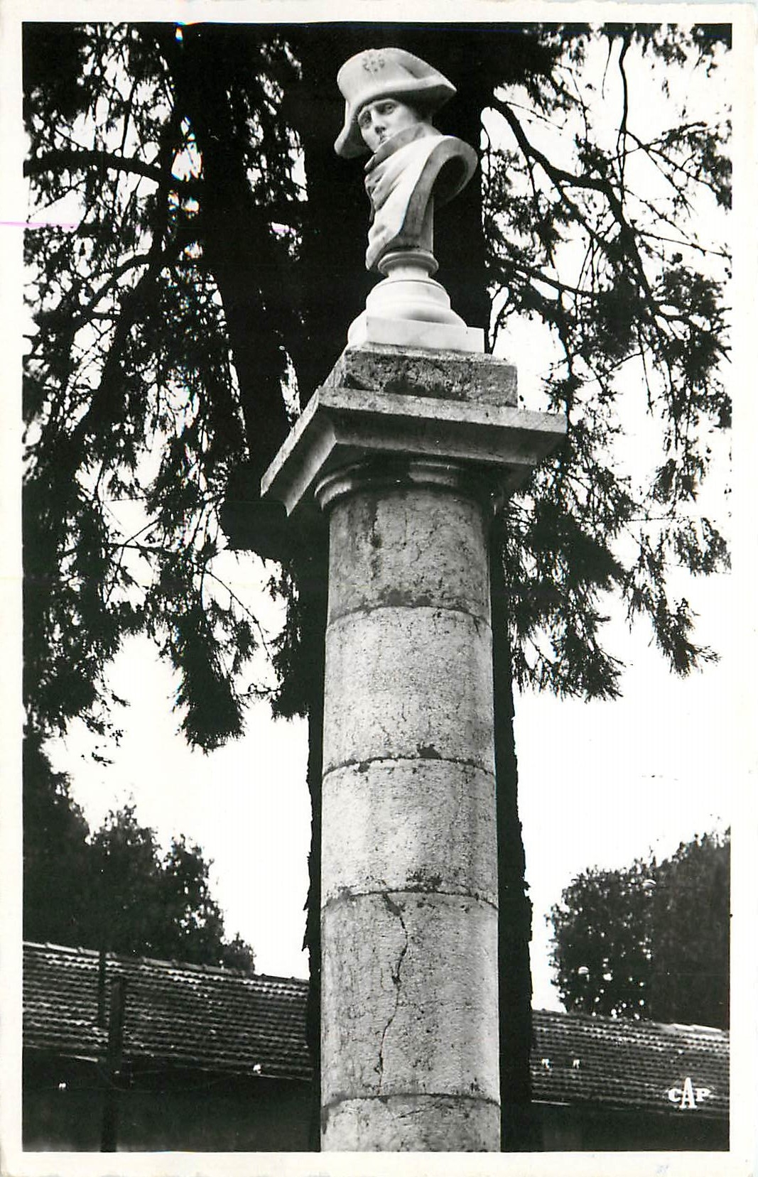 CPM Golfe Juan Monument du debarquement de Napoleon( 1er mars 1815)