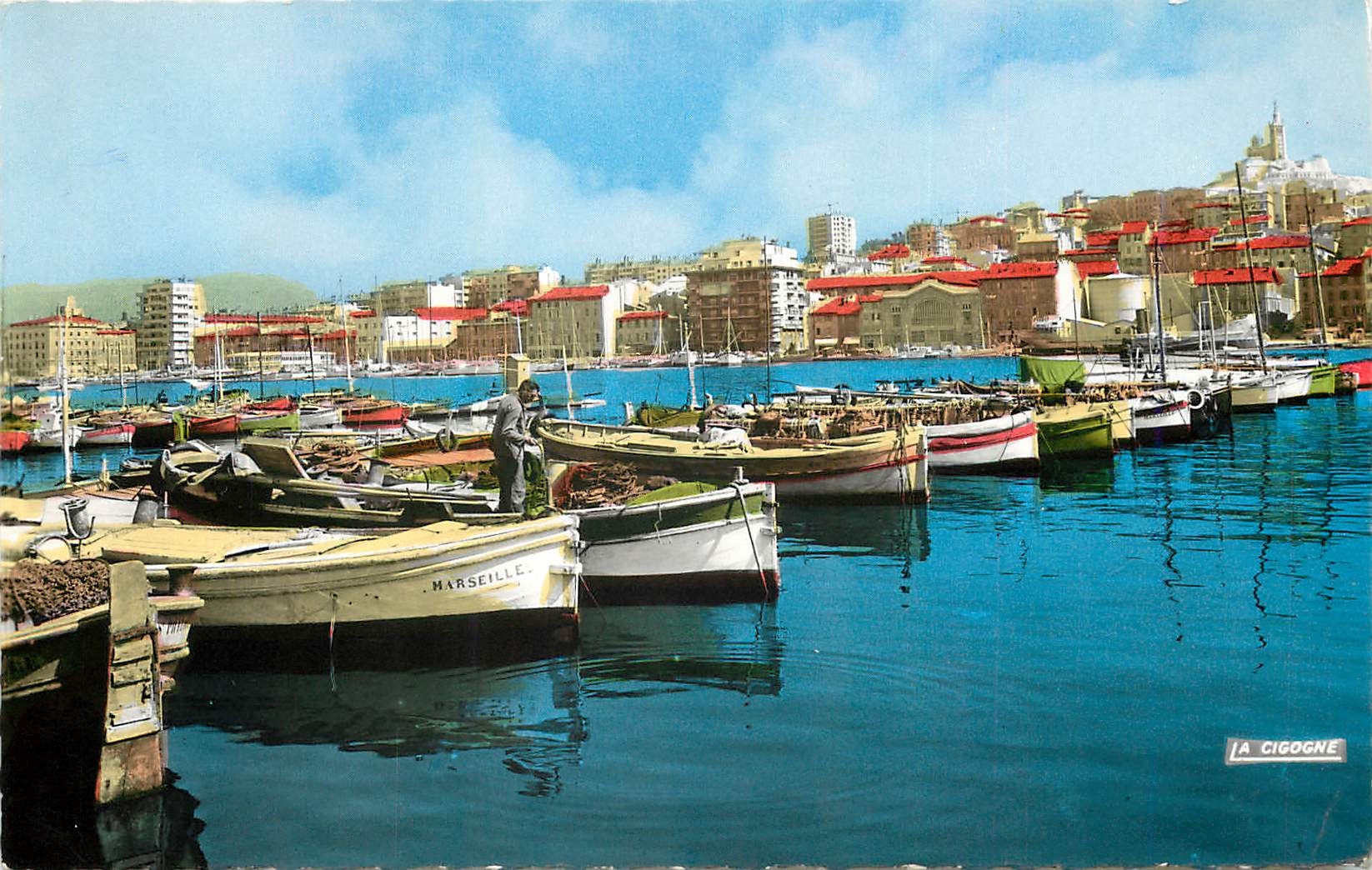 Marseille — Barques de pêche dans le Vieux Port — La Cigogne