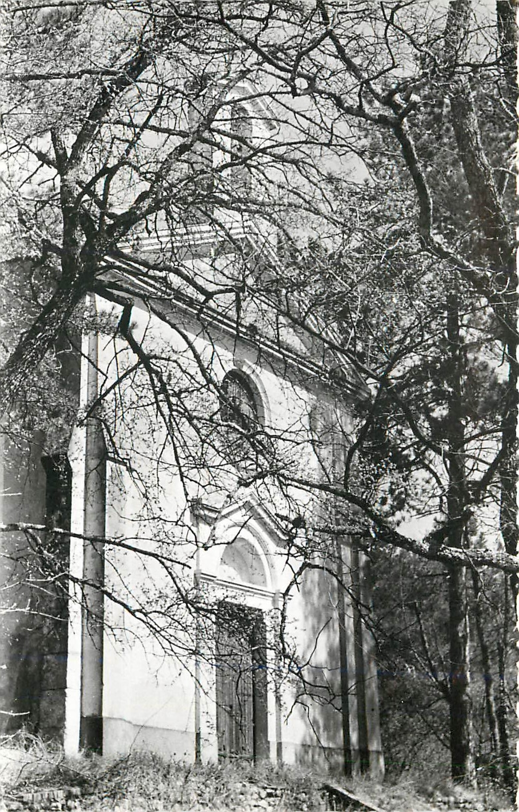 CPM Station Thermal Les Fumades (Gard) La Chapelle