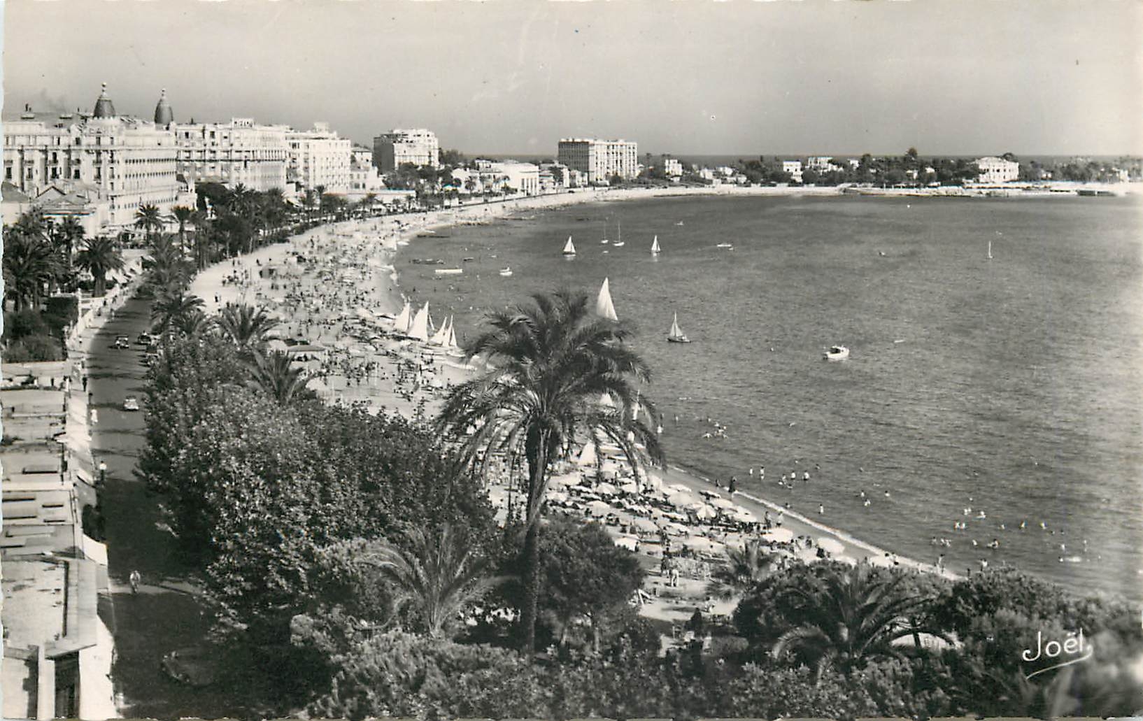 CPM La Cote d'Azur Cannes le Boulevard de la Croisette et les Grand Hotel