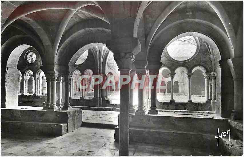 CPM Abbaye de Fontfroise Narbonne (Aude) Cloitre et Salle Capitulaire