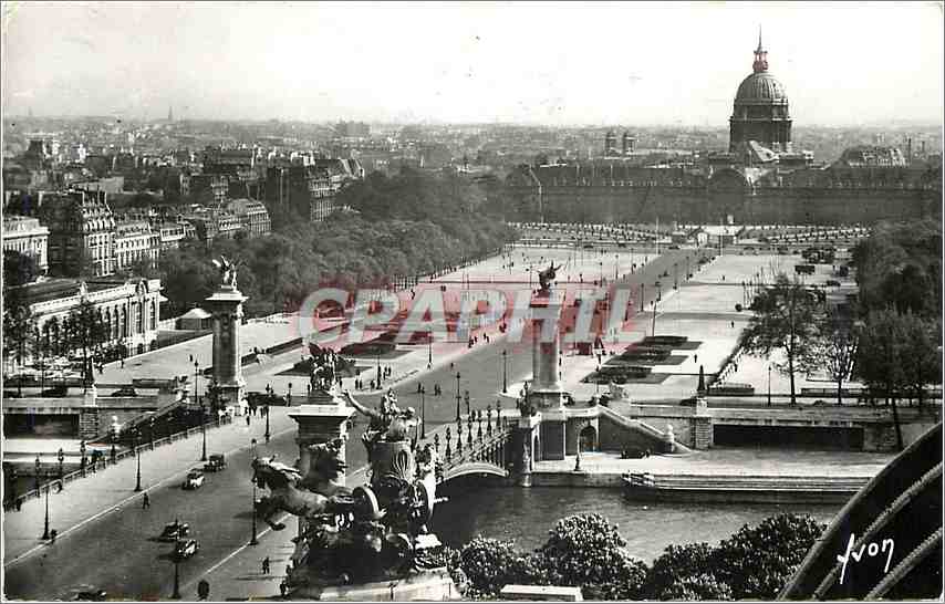CPM Paris en Flanant Pont Alexandre III et Esplanade des Invalides