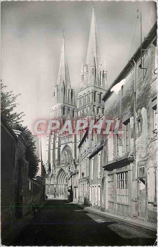 CPM Bayeux Rue des Chanoines et la cathedrale