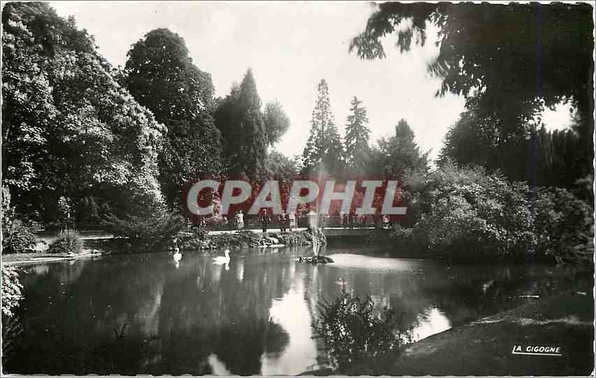 CPM Vichy (Allier) Reine des Villes d'Eaux