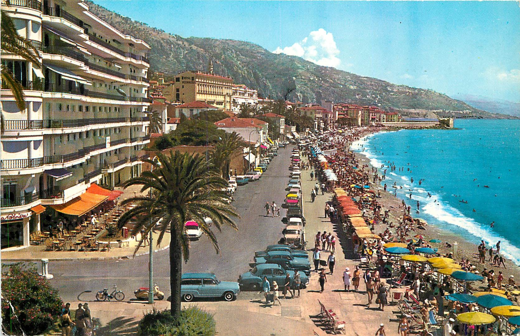 CPM La Cote d'Azur Menton Le Paris Palace La Promenade les PLages vue vers l'Italie