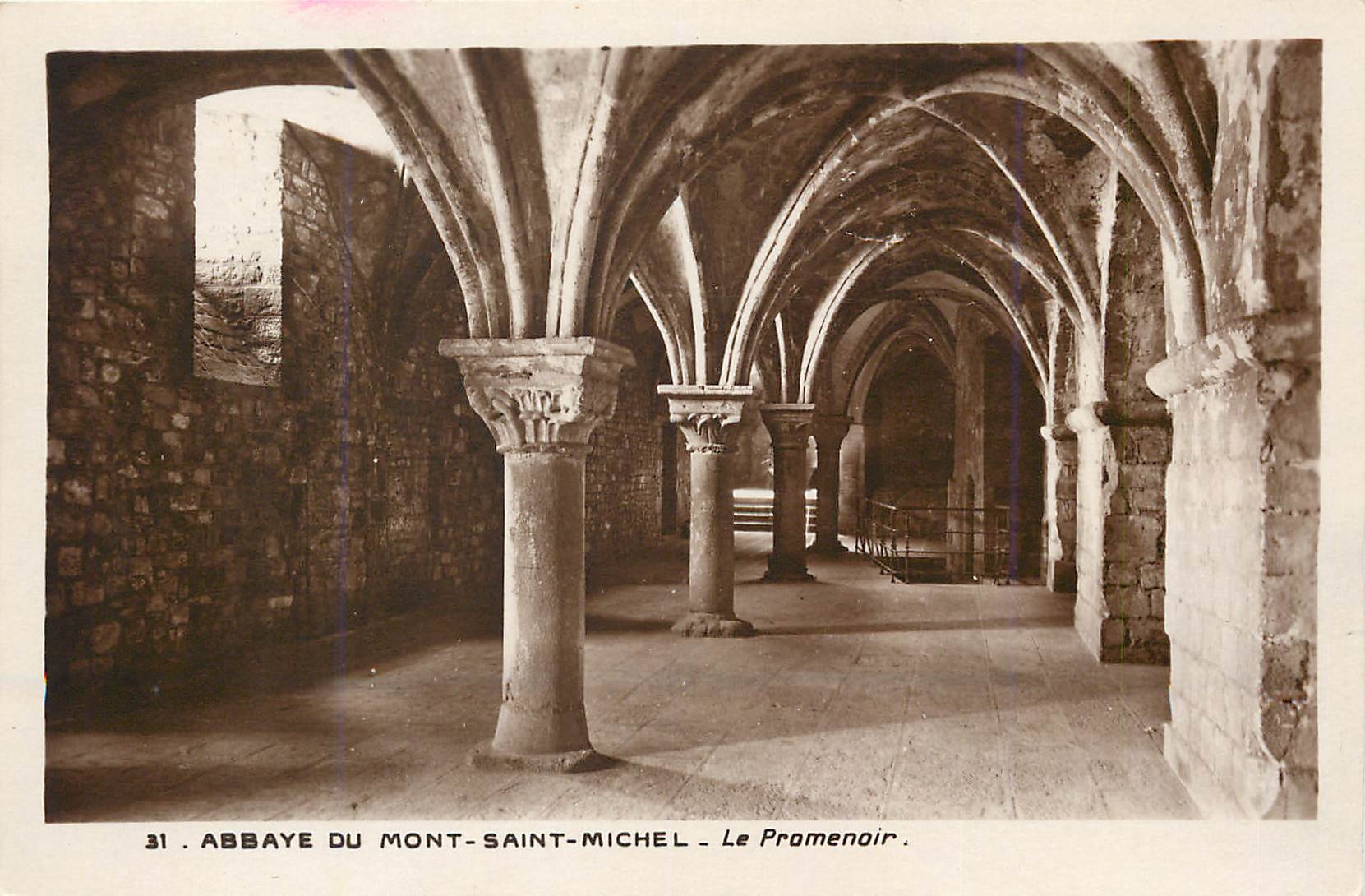 Abtei Mont-Saint-Michel — Der Promenoir — Éditions du Mont-Saint-Michel