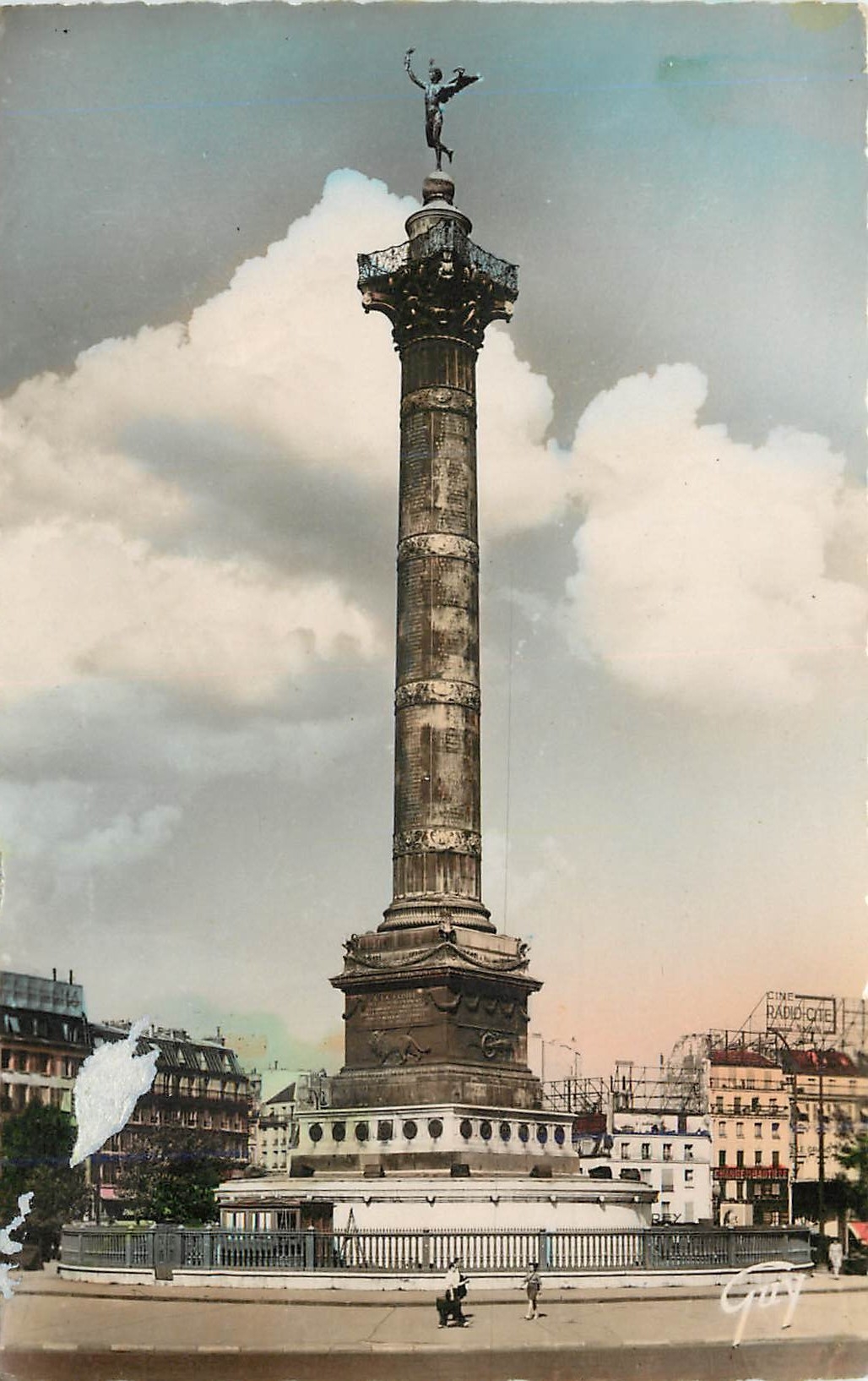 CPM Paris Place d la Bastille et colonne de Juillet