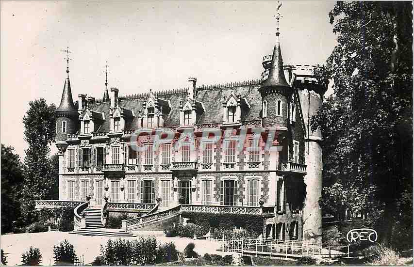 CPM Saint Florent sur cher Le chateau l'Hotel de Ville