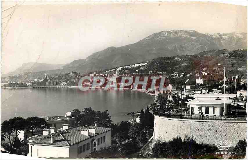 CPM Menton Vue generale prise depuis l'Italie