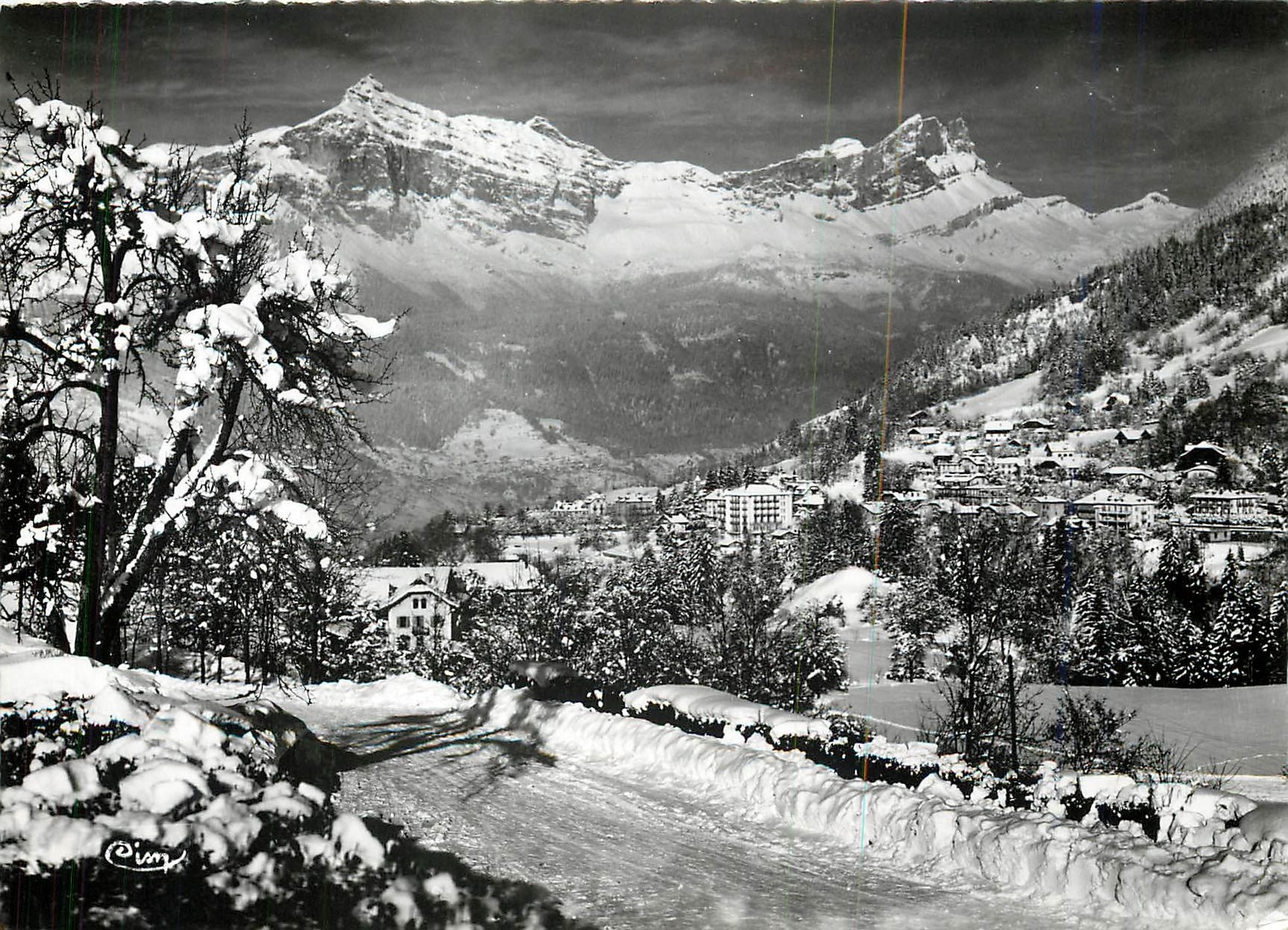 St-Gervais-les-Bains — Vue générale et la Chaîne de Warcons — Combière Imp. 'CIM' n°586