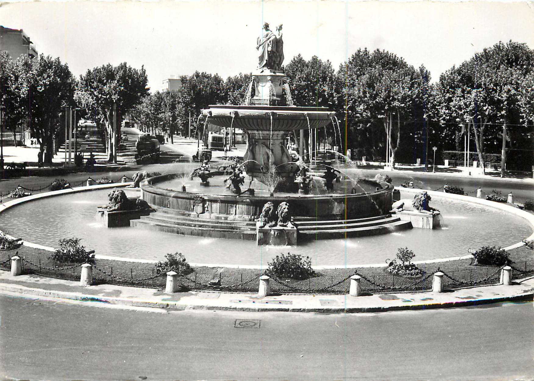 La Grande Fontaine sur la Rotonde — Aix-en-Provence — Société Éditions de France, Clapier