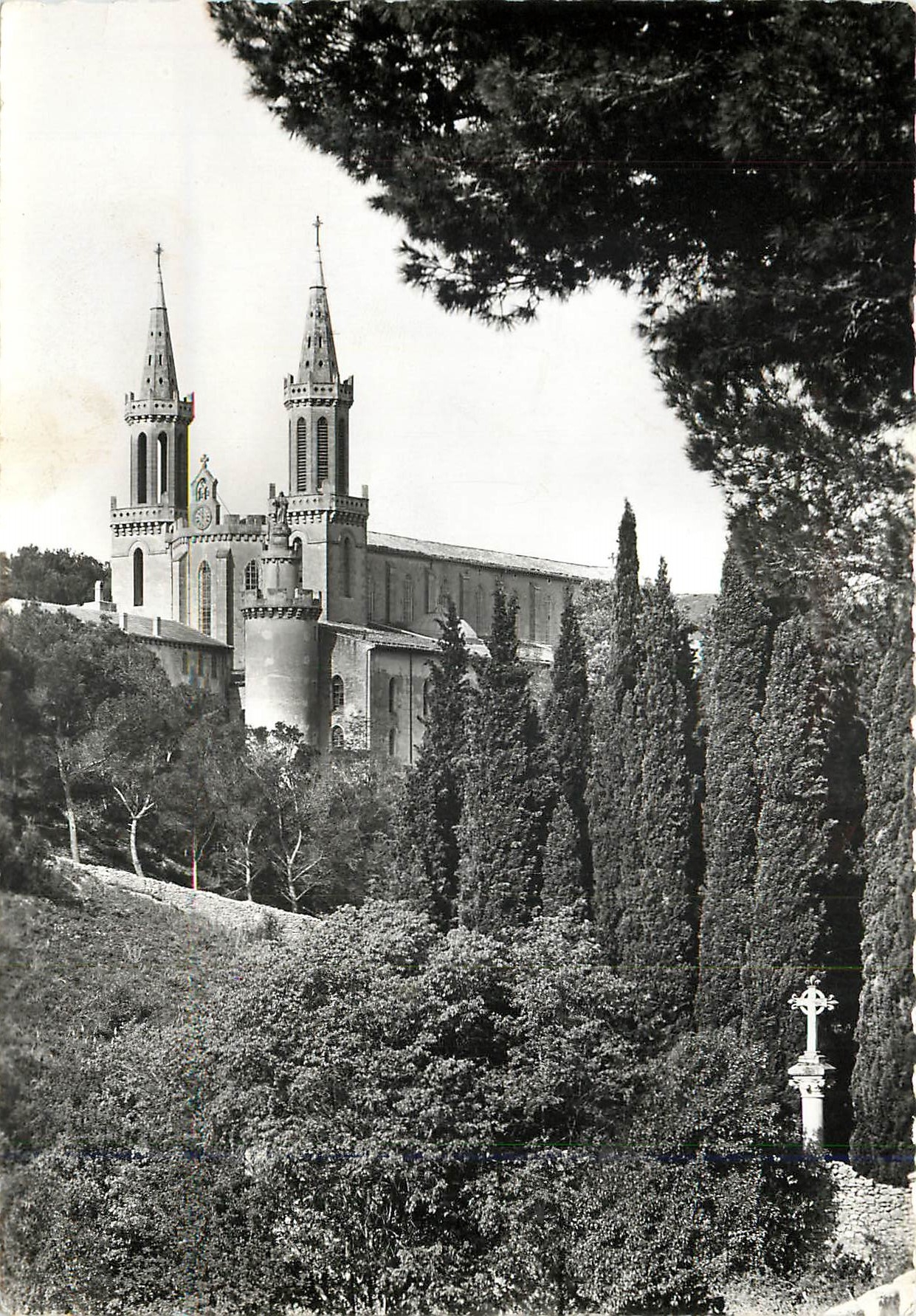 Abbaye Saint-Michel-de-Frigole — Tarascon — Éditions S.E.P.T. 34, NICE