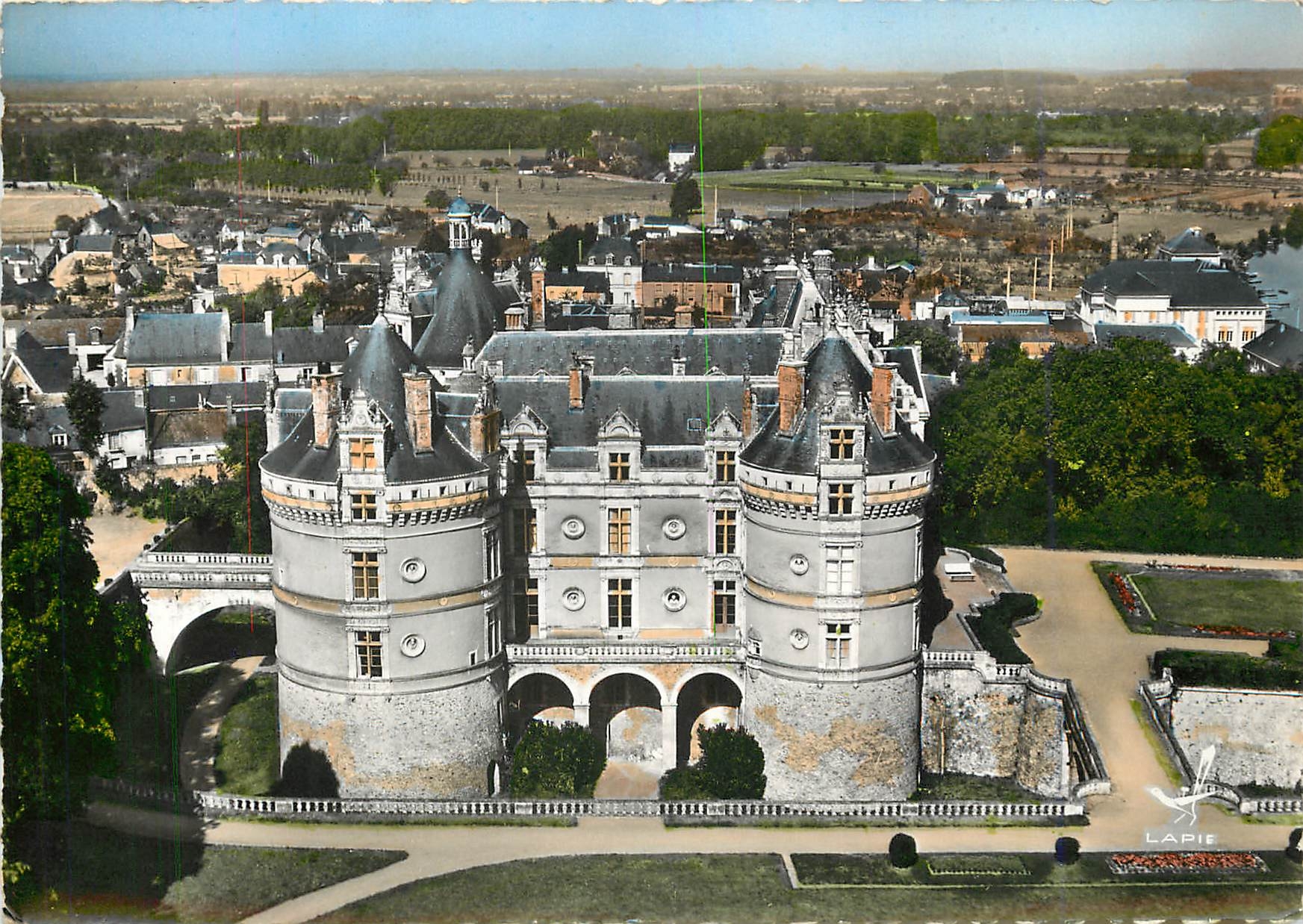 CPM En avion au dessus de Le Lude (Sarthe) Le chateau Facade des Jardins