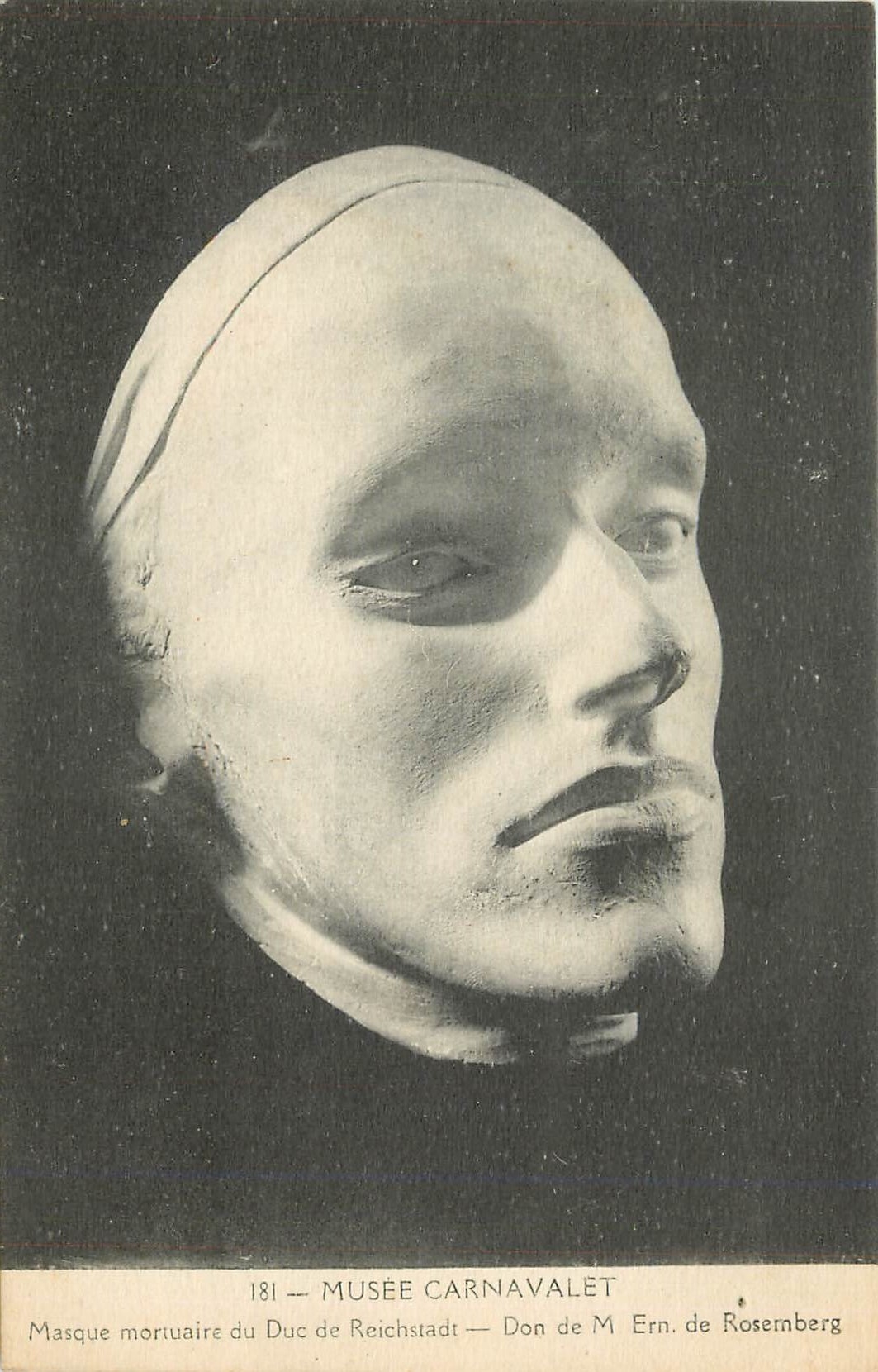 CPA Musee Carnavalet Masque mortuaire du Duc de Reichstadt Don de M Ern de Rosemberg