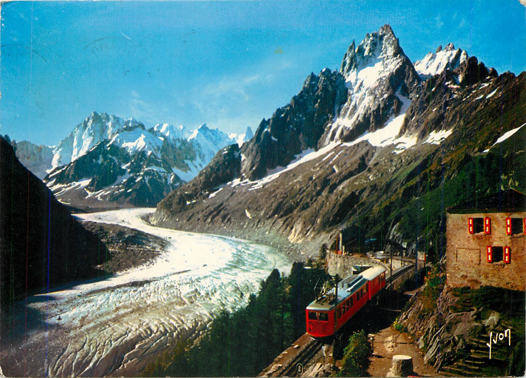 CPM Couleurs et Lumiere de France Massif du Mont Blanc (H S) La Mer de glace Train du Montenvers Fun