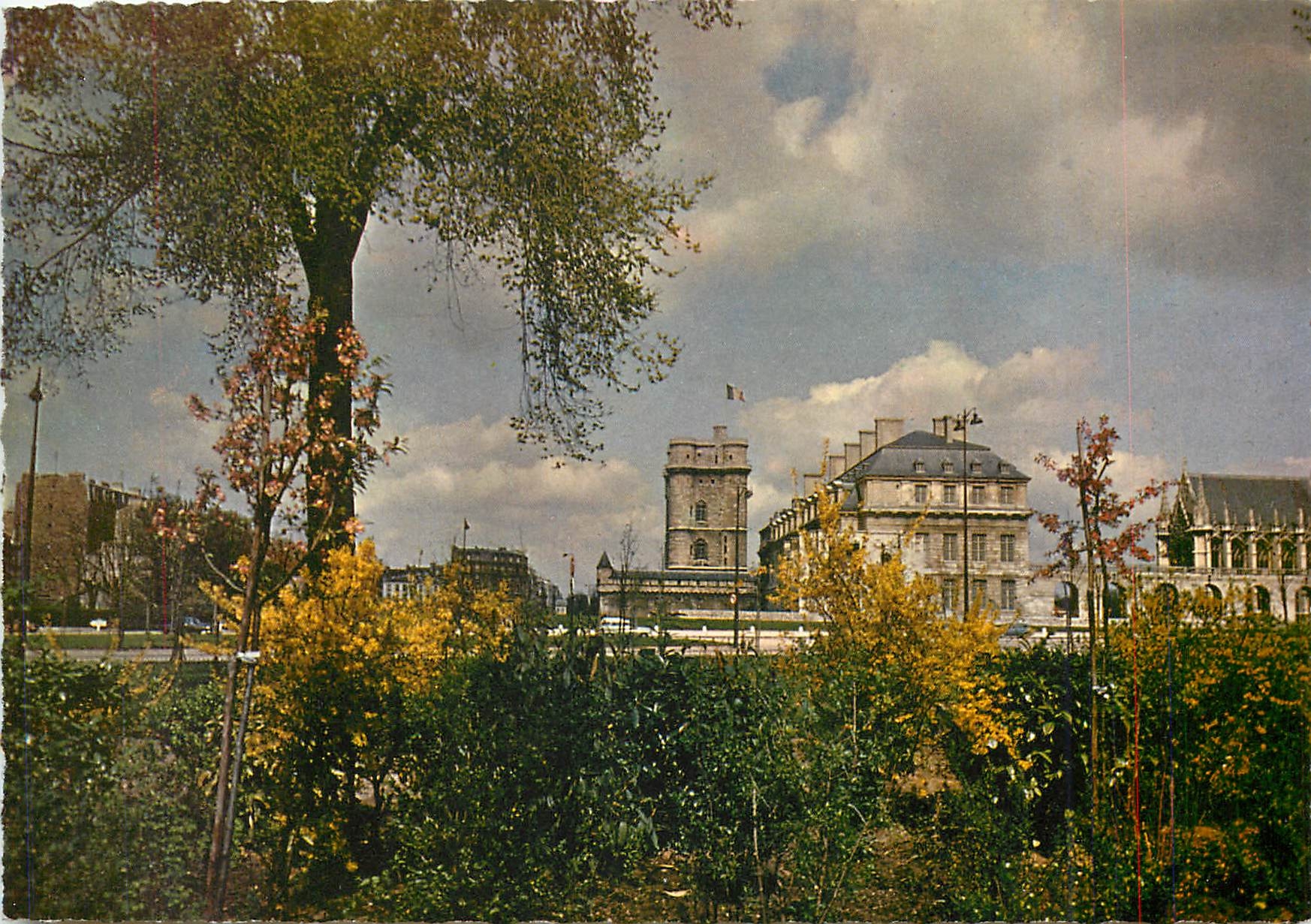 CPM Images de France Vincennes Le donjon le chateau