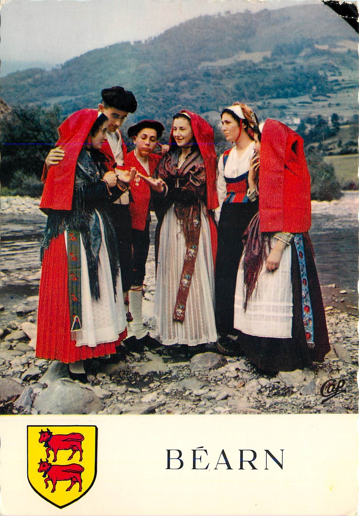 CPM Bearn Costumes de la Region de Laruns Eaux Bonnes Folklore