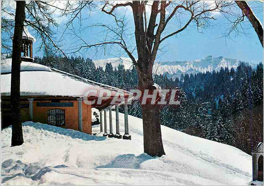 CPM La Capitale du Ski Megeve (Hte Savoe) alt 1113 m chapelle du Calvaire dans le fond les aiguilles