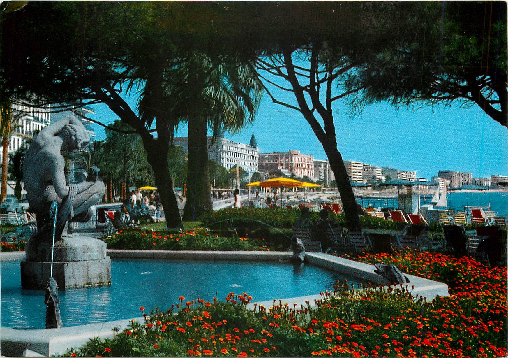 CPM Cannes Les jardins et les hotels