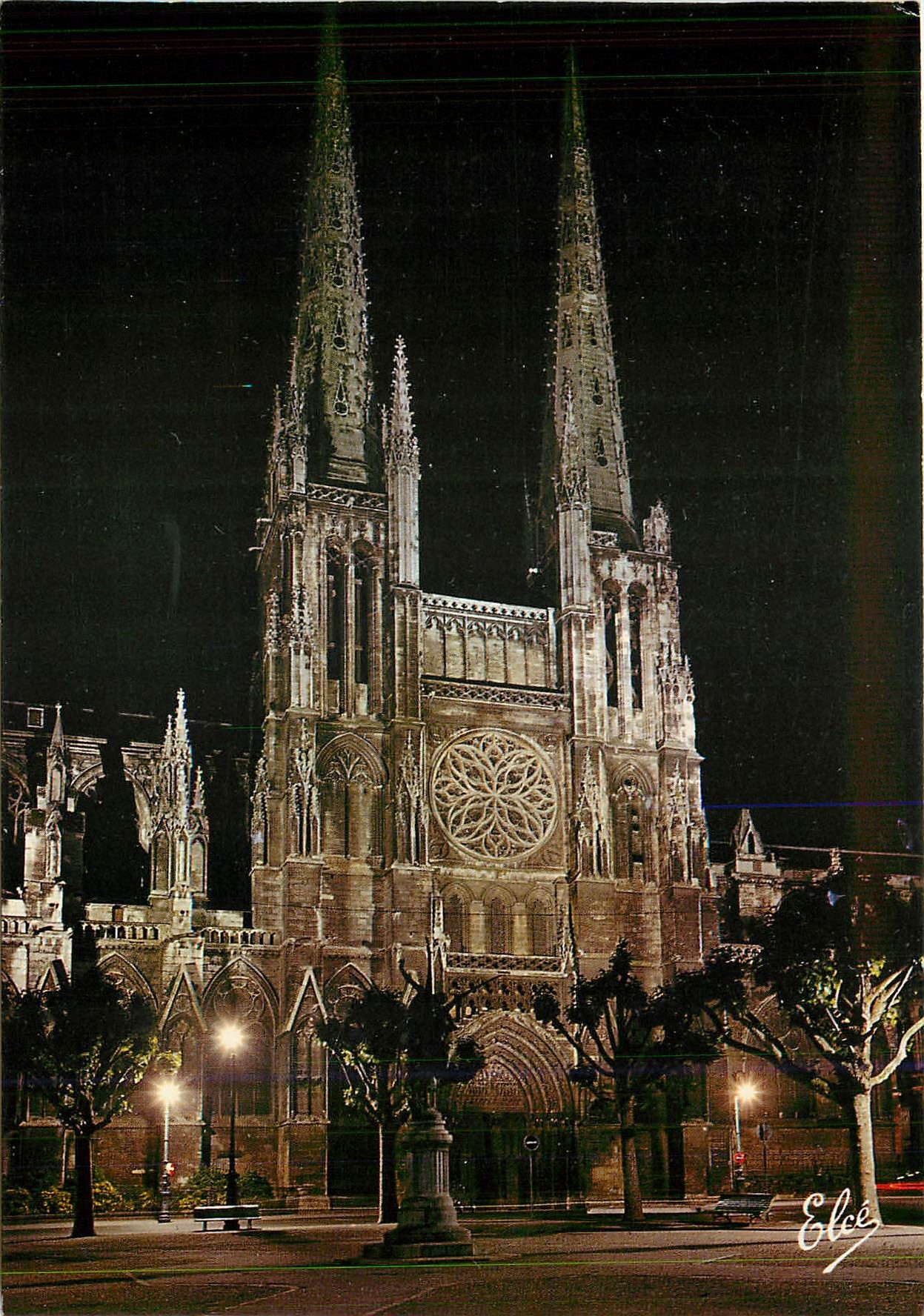 CPM Bordeaux (Gironde) La cathedrale Saint Andre illuminee XIVs la belle rosace datant de 1510