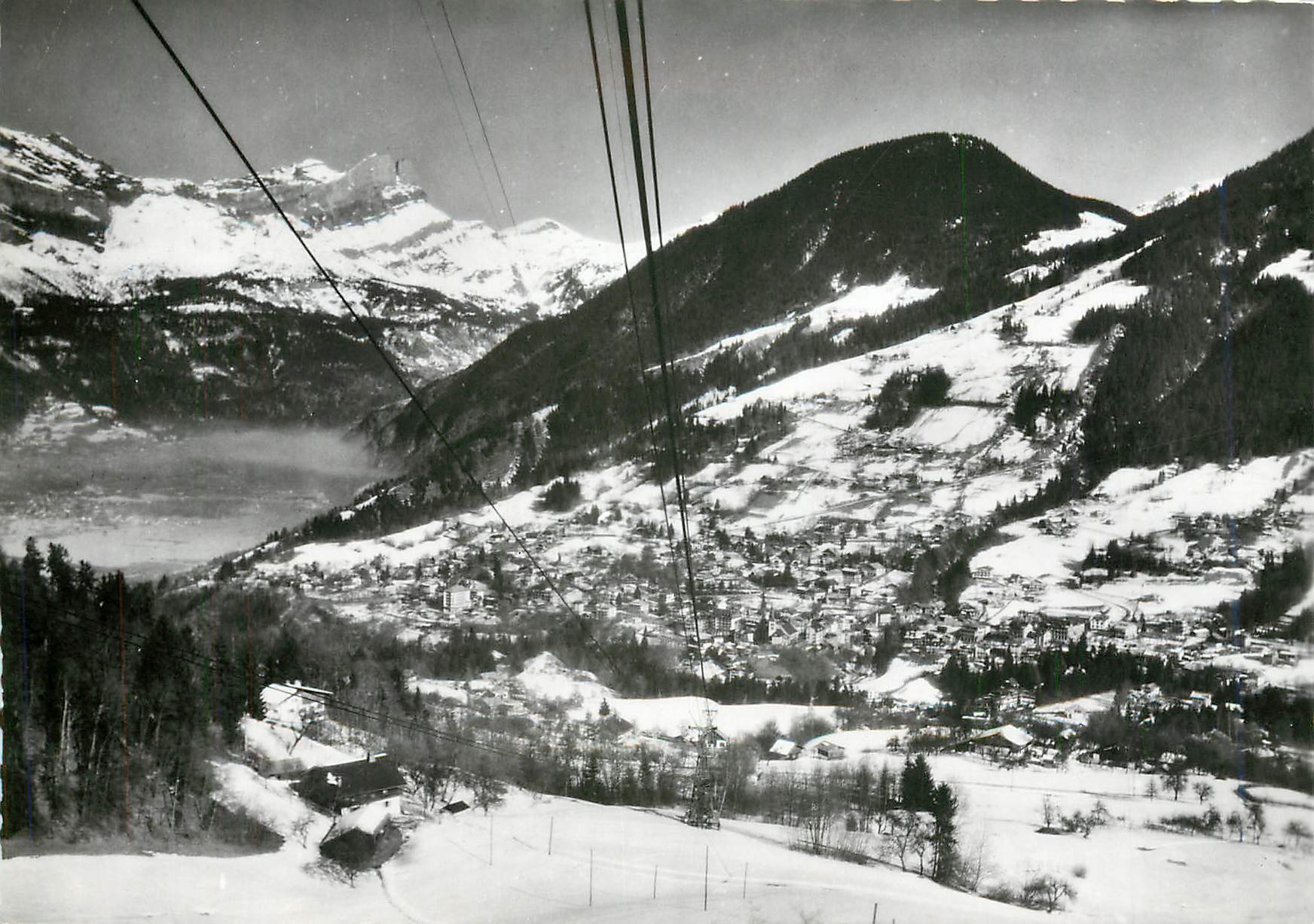 Saint-Gervais-les-Bains — Vue générale depuis le Téléphérique — Éditions Gellard, Bron